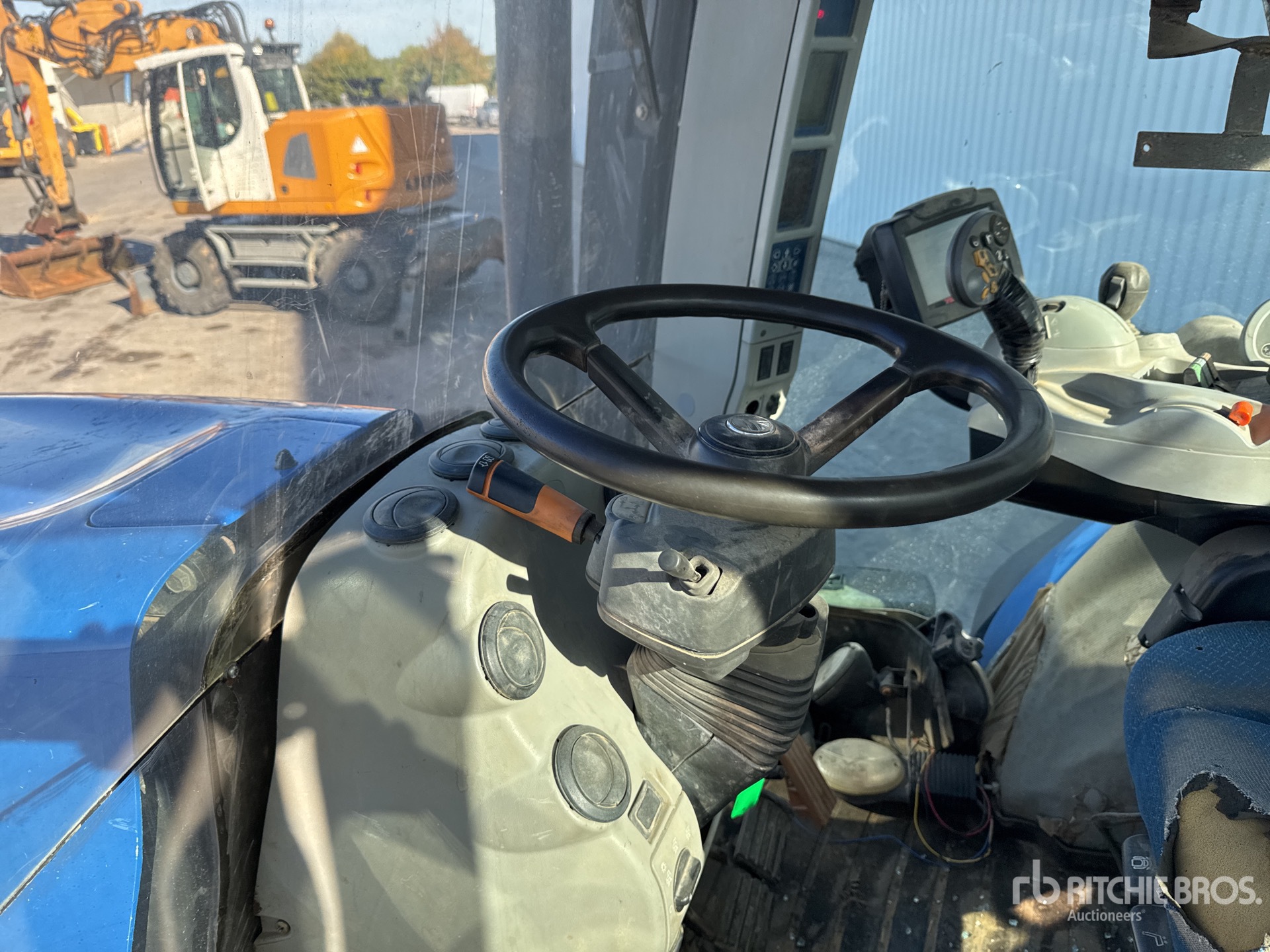 2012 New Holland T8.330