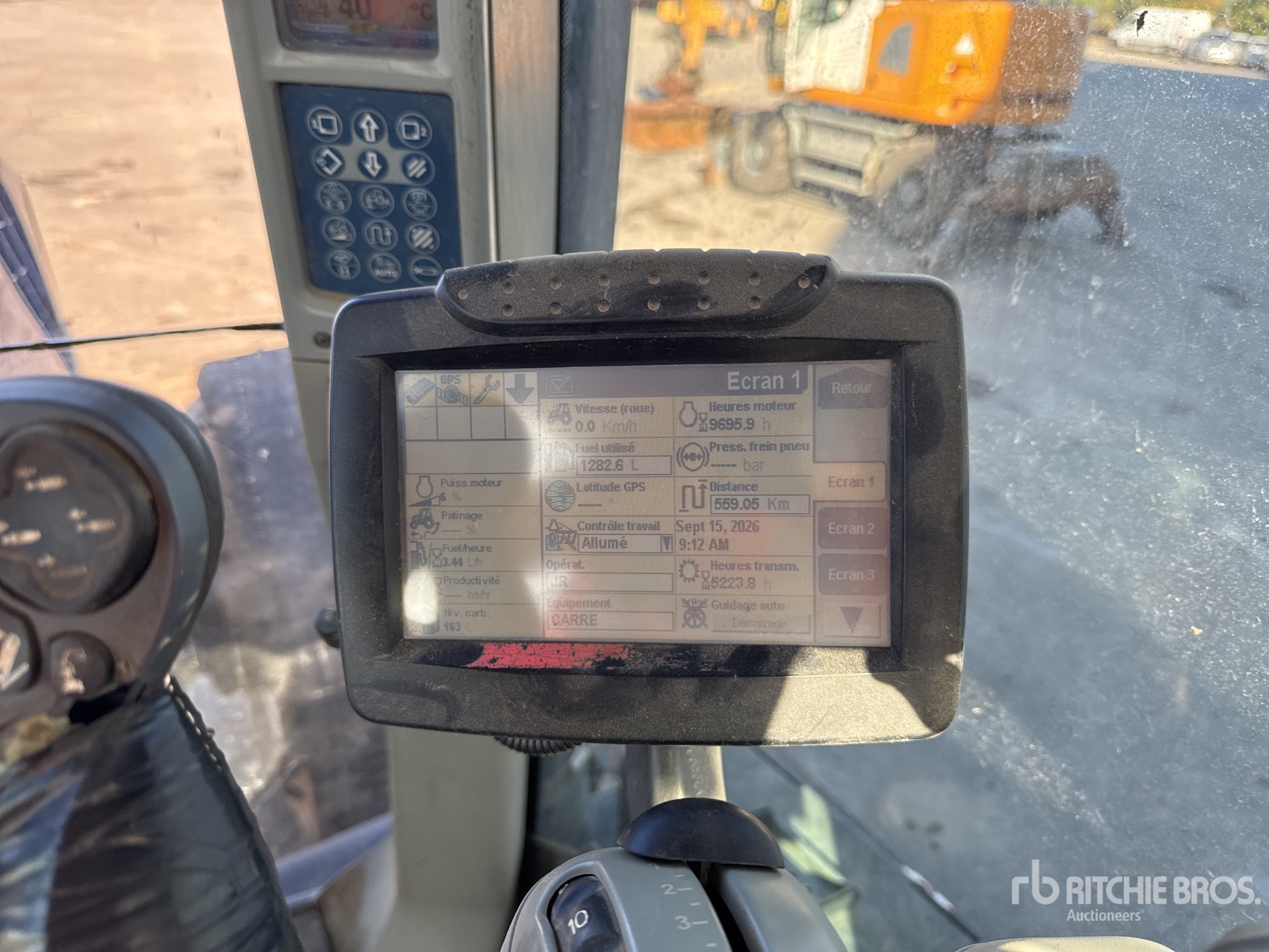 2012 New Holland T8.330