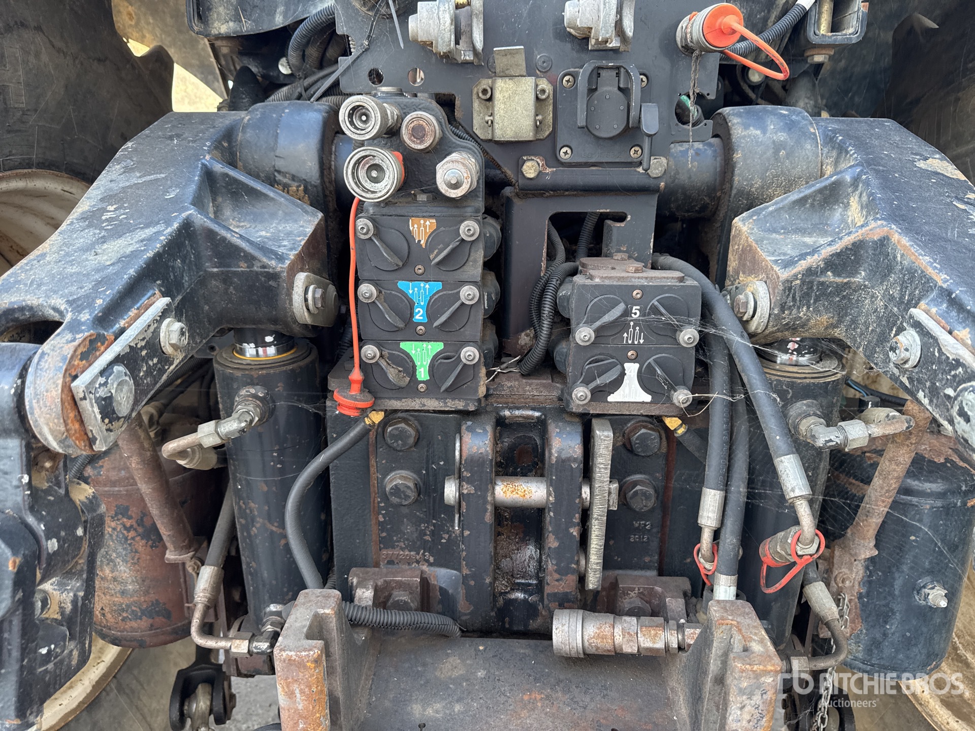 2012 New Holland T8.330