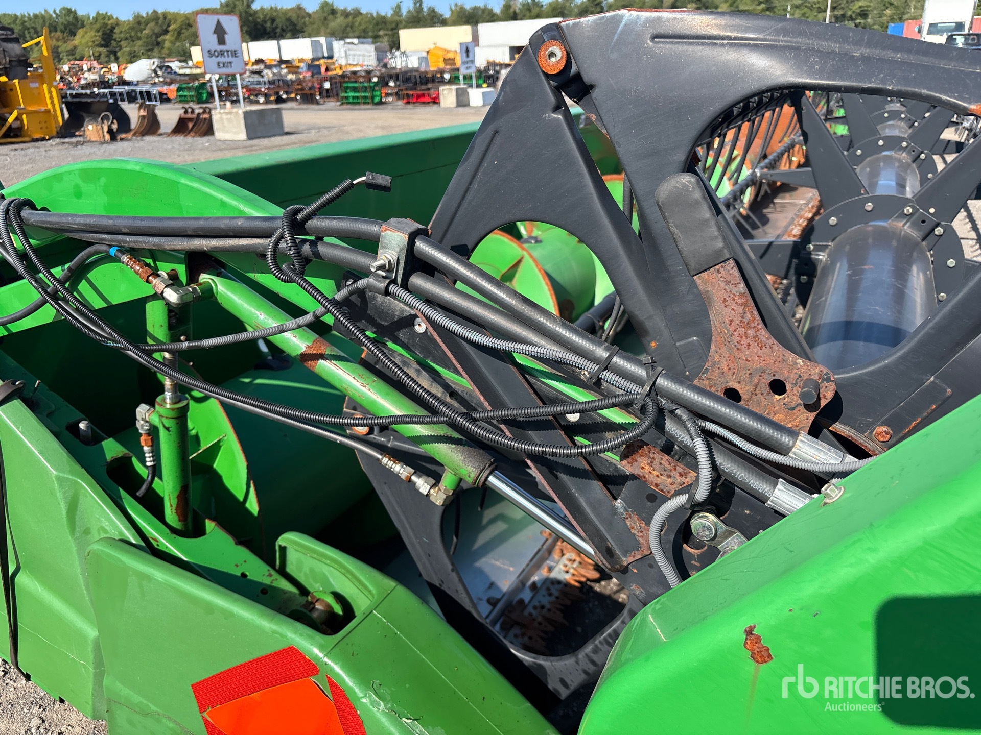 2006 John Deere 635F