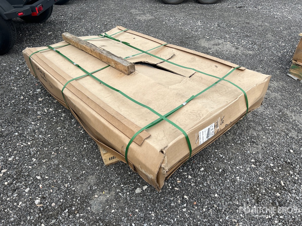 General Appearance with Bild, Ecke hinten rechts