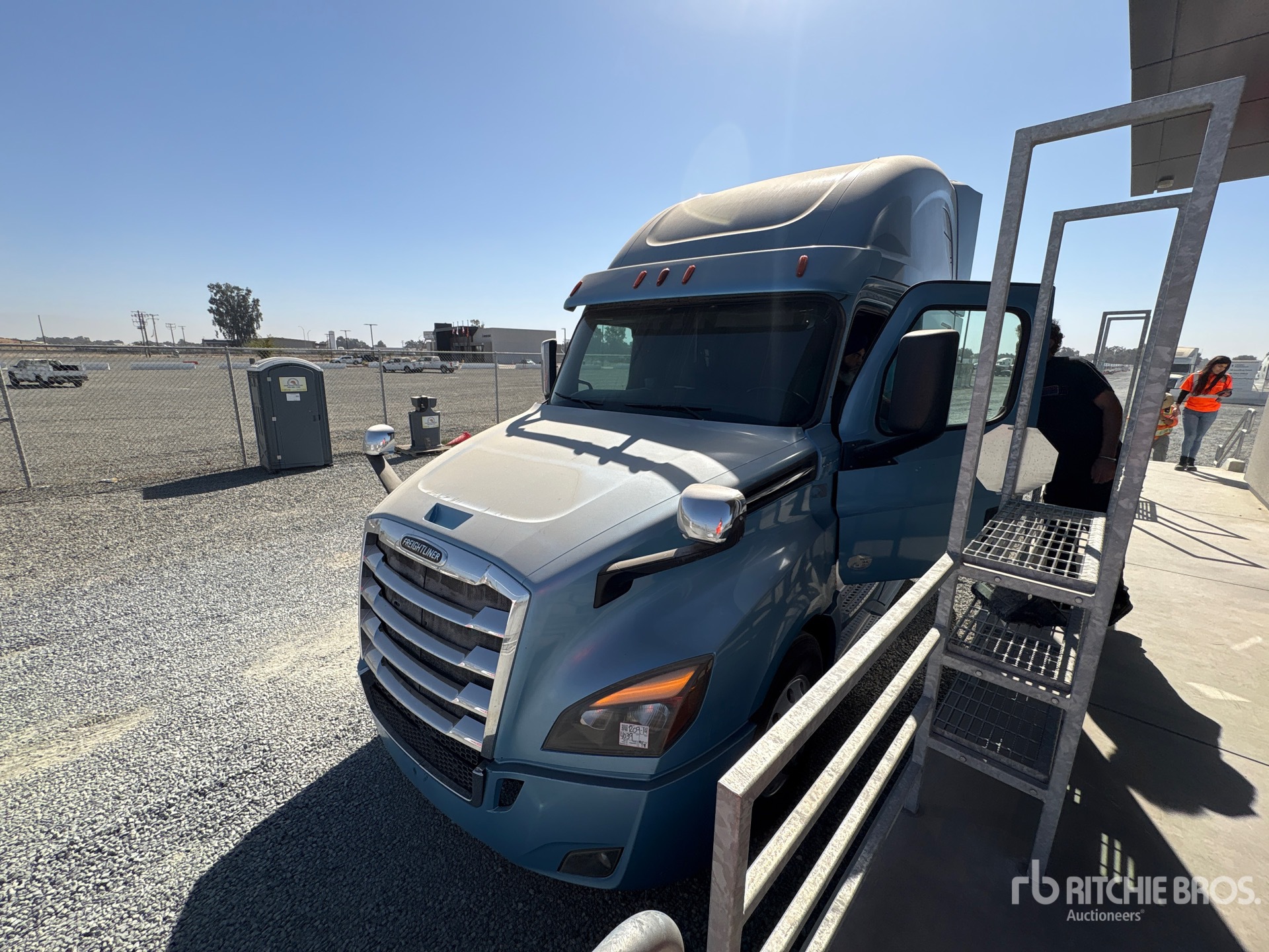 2018 Freightliner CASCADIA 126