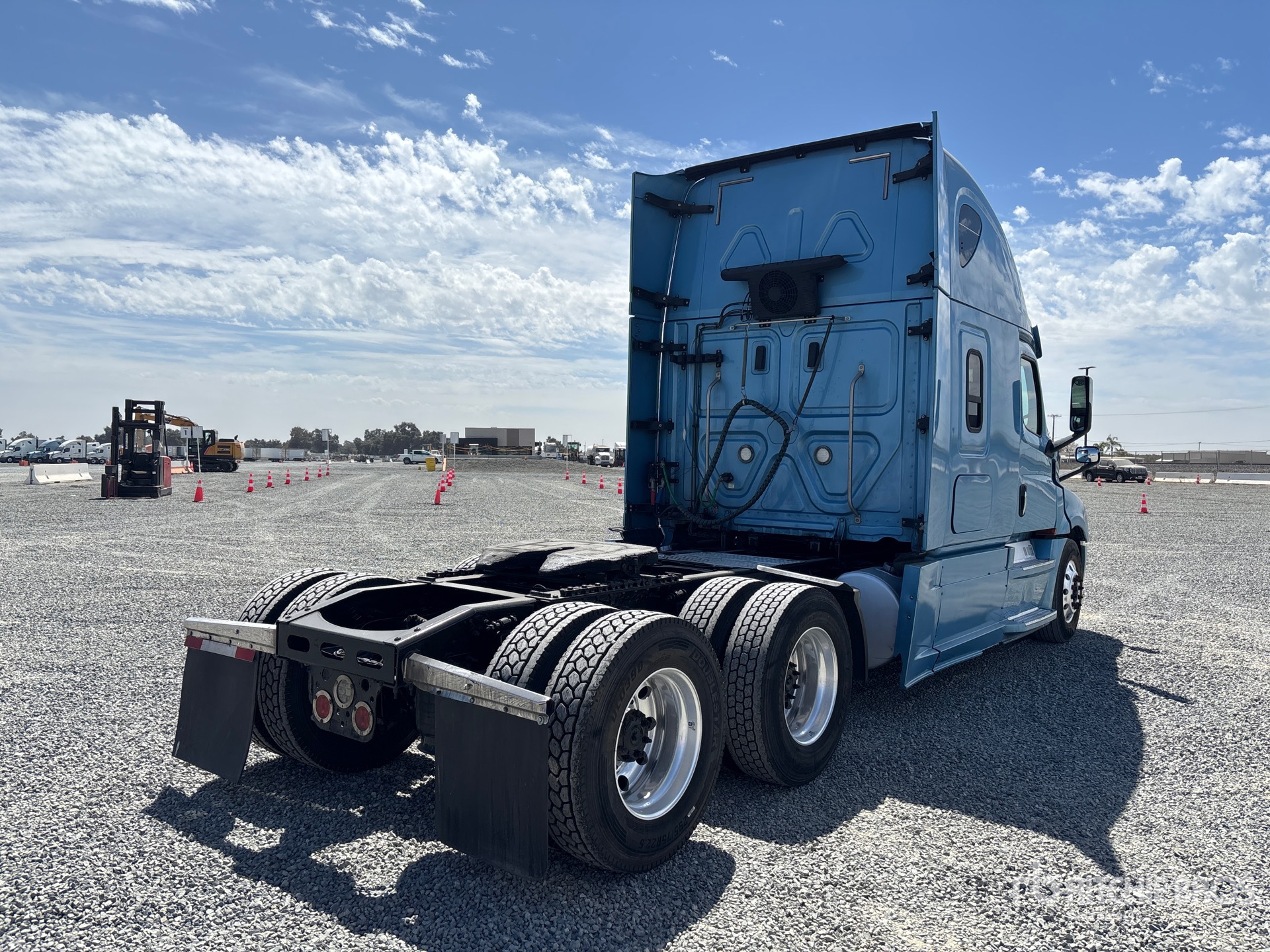 2018 Freightliner CASCADIA 126