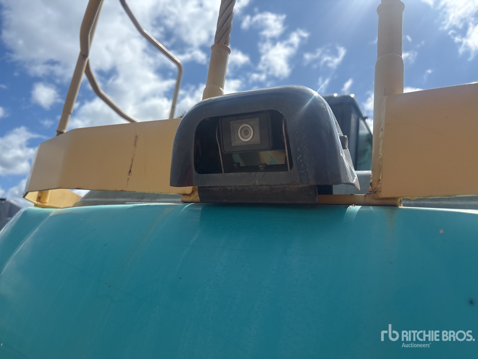 2016 Kobelco SK135SR-3