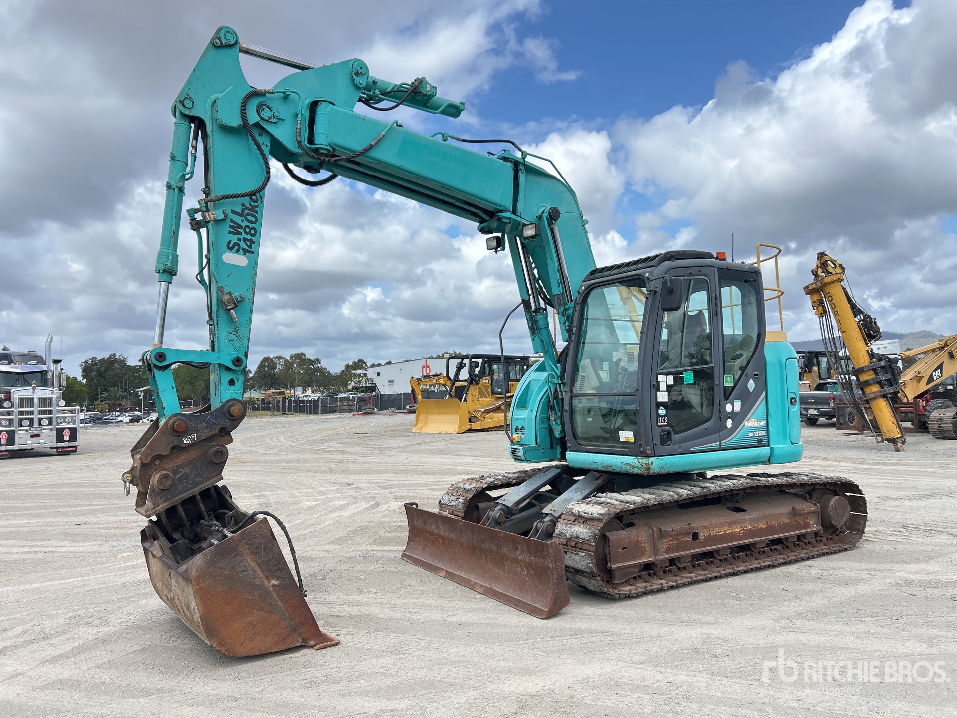 2016 Kobelco SK135SR-3