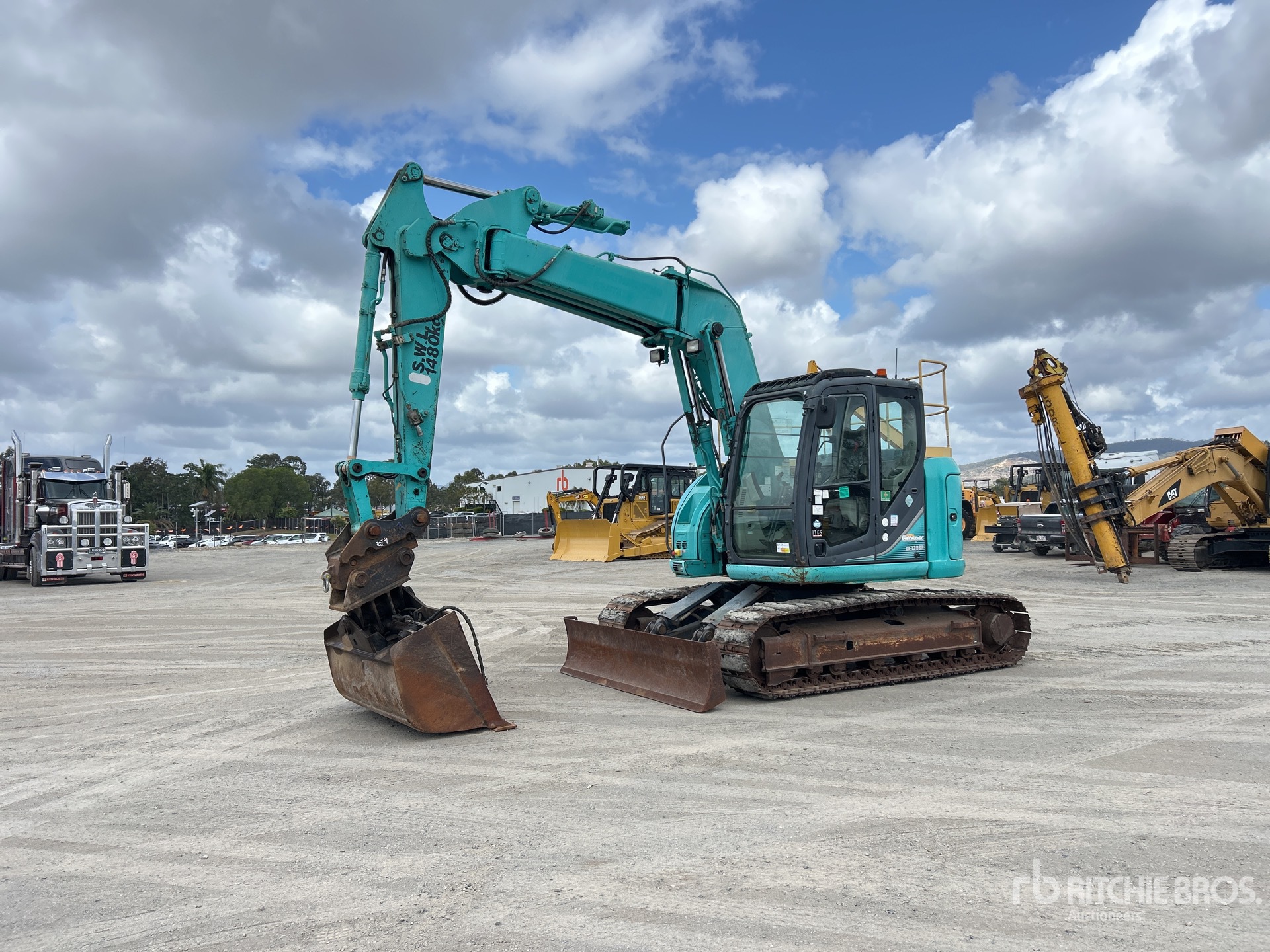 2016 Kobelco SK135SR-3