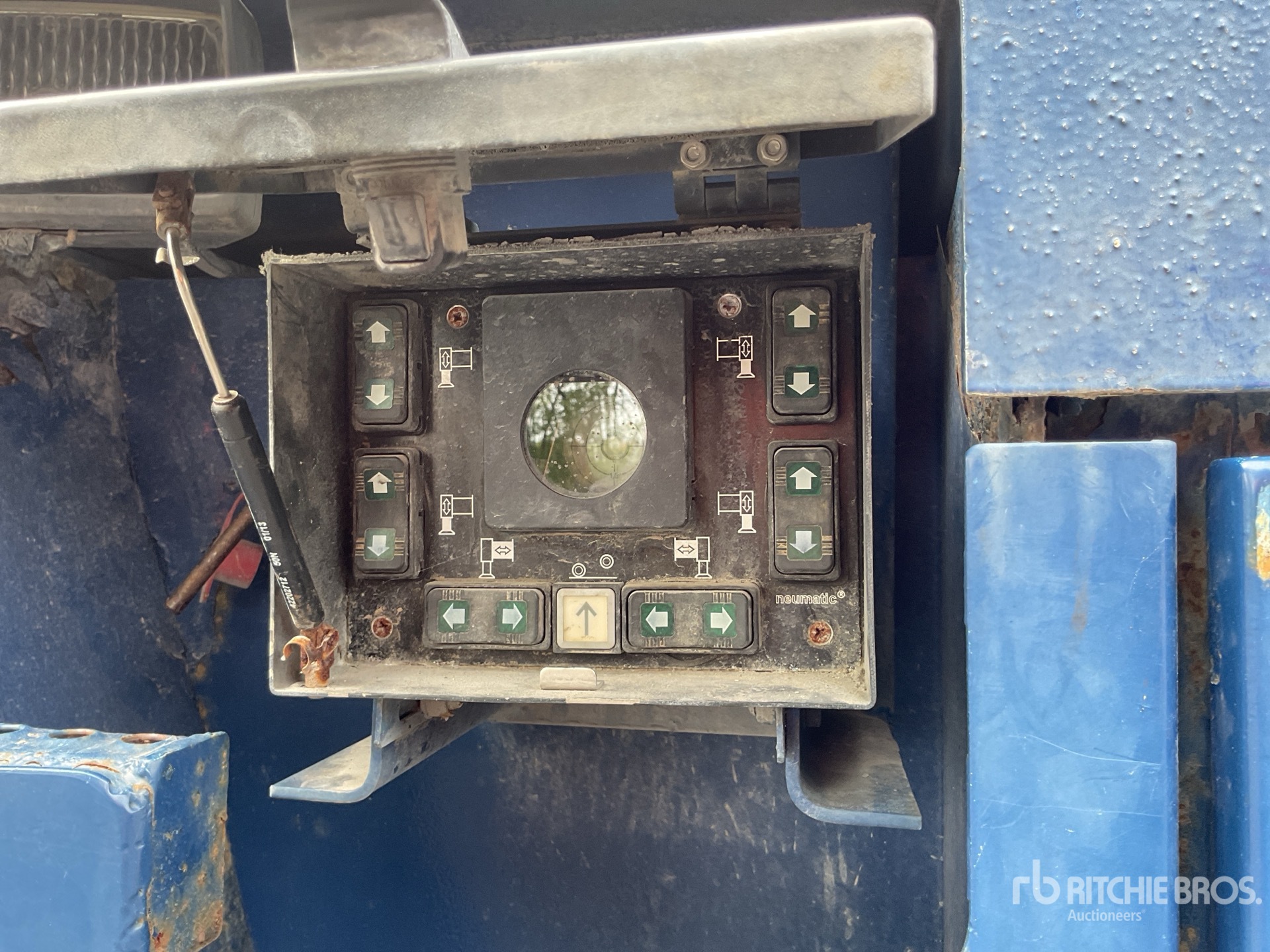 2001 Demag AC25