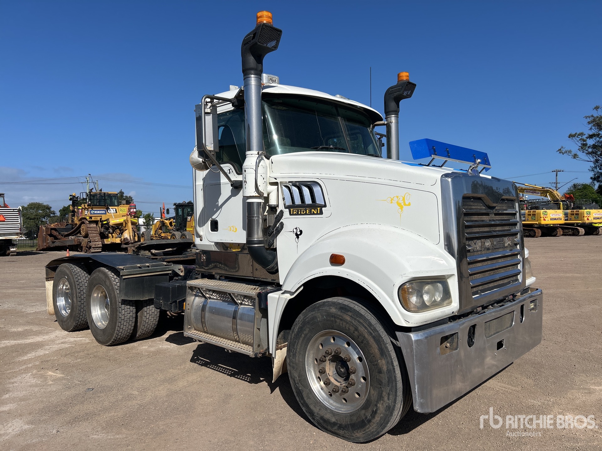 2010 Mack TRIDENT