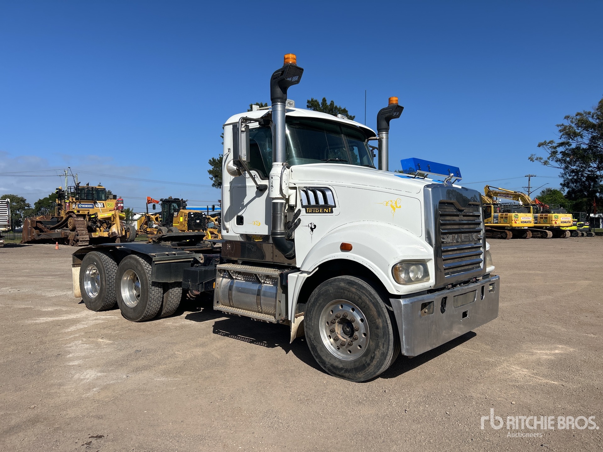 2010 Mack TRIDENT