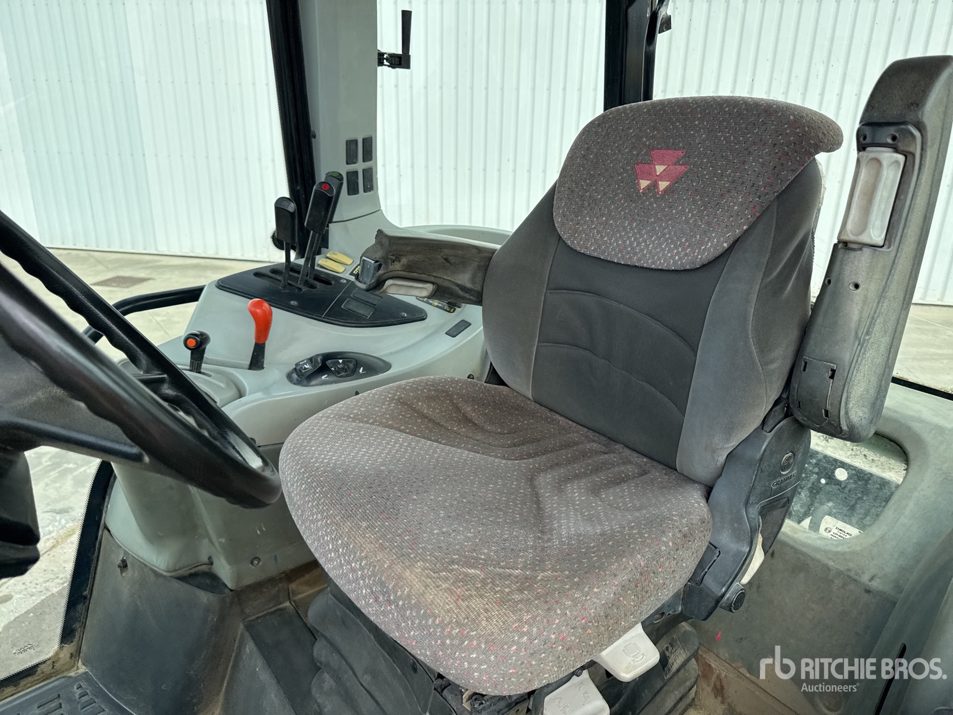 2008 Massey Ferguson 5465 DYNA-4