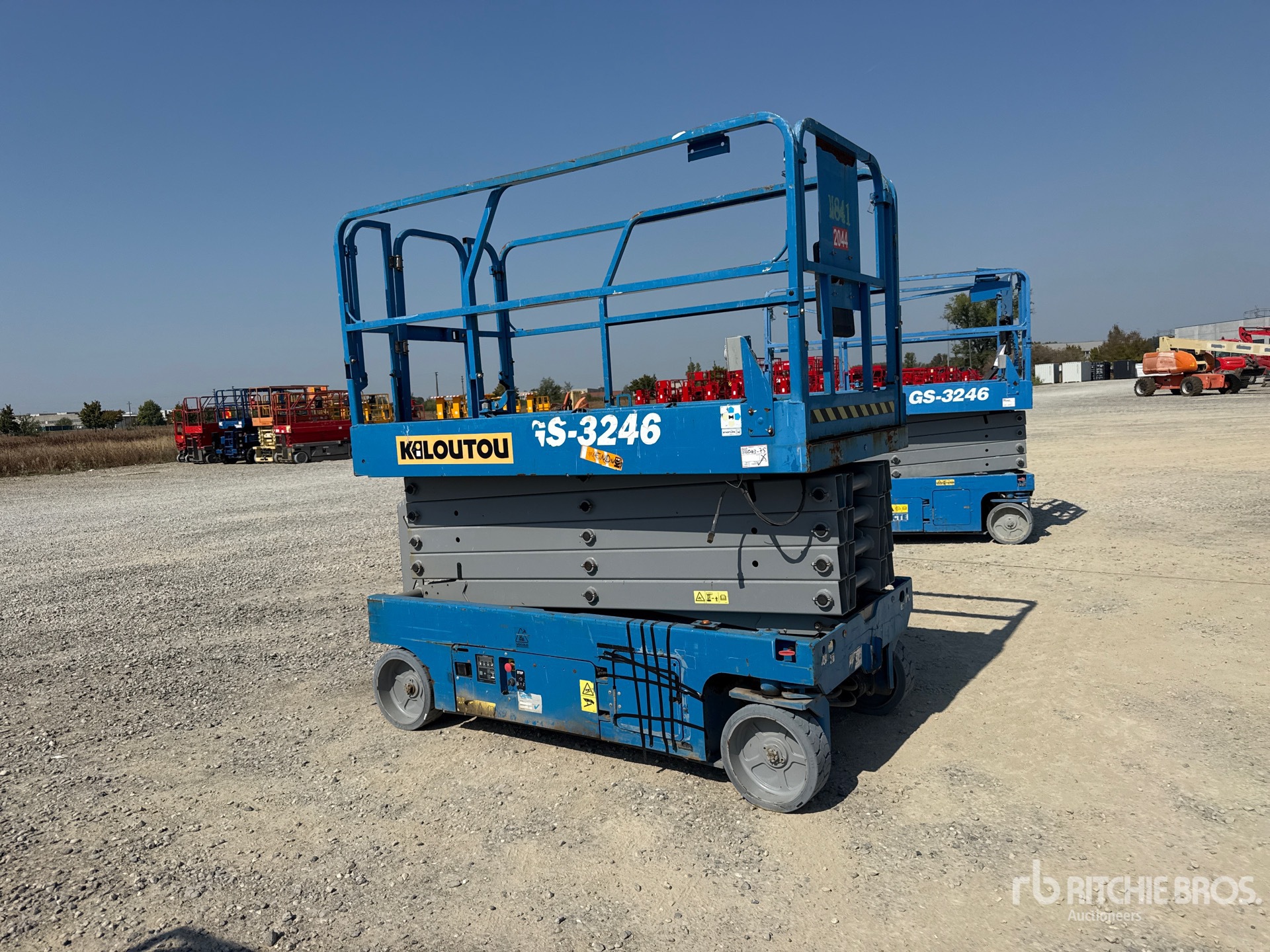 2017 Genie GS3246