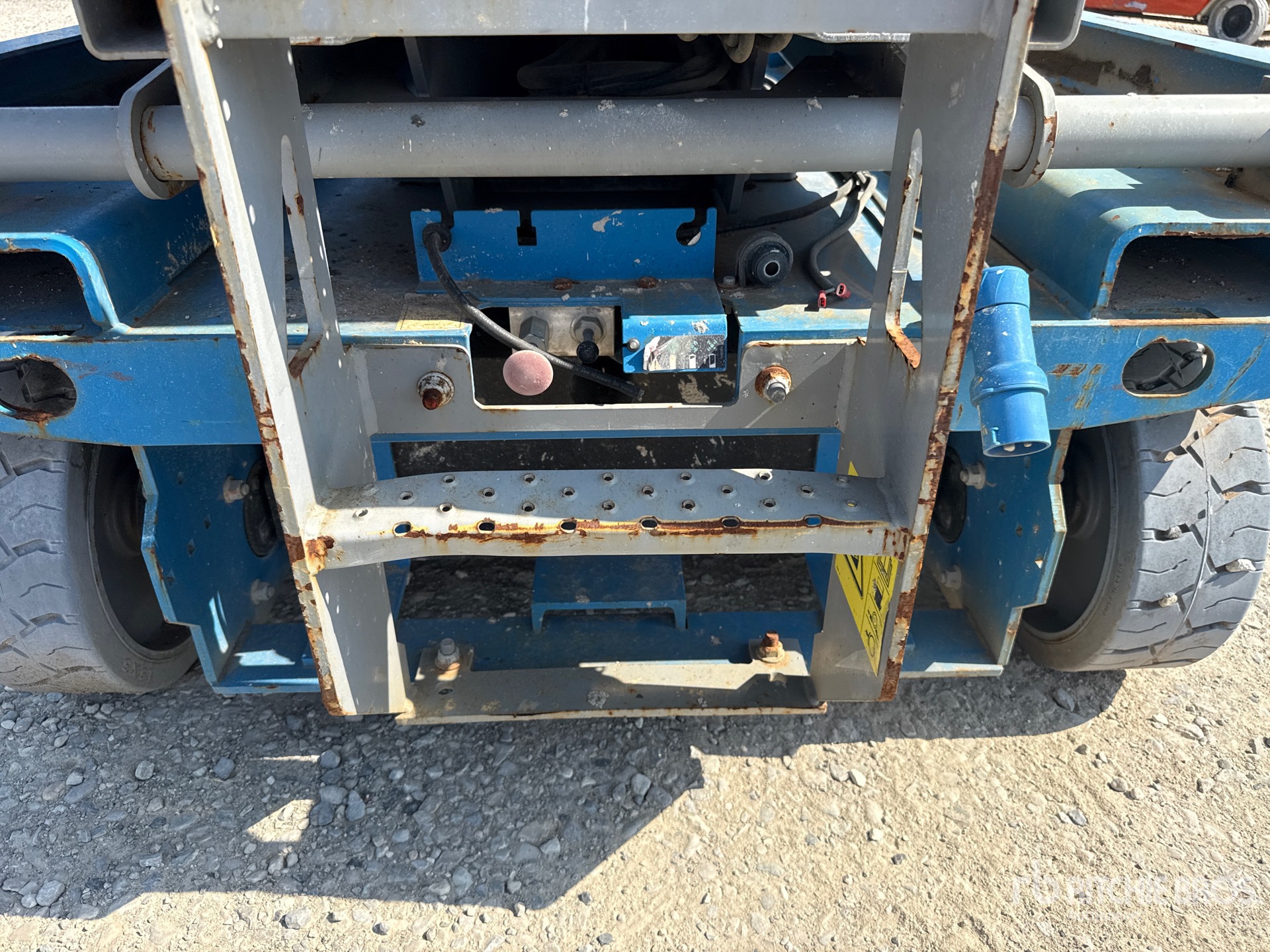 2017 Genie GS3246