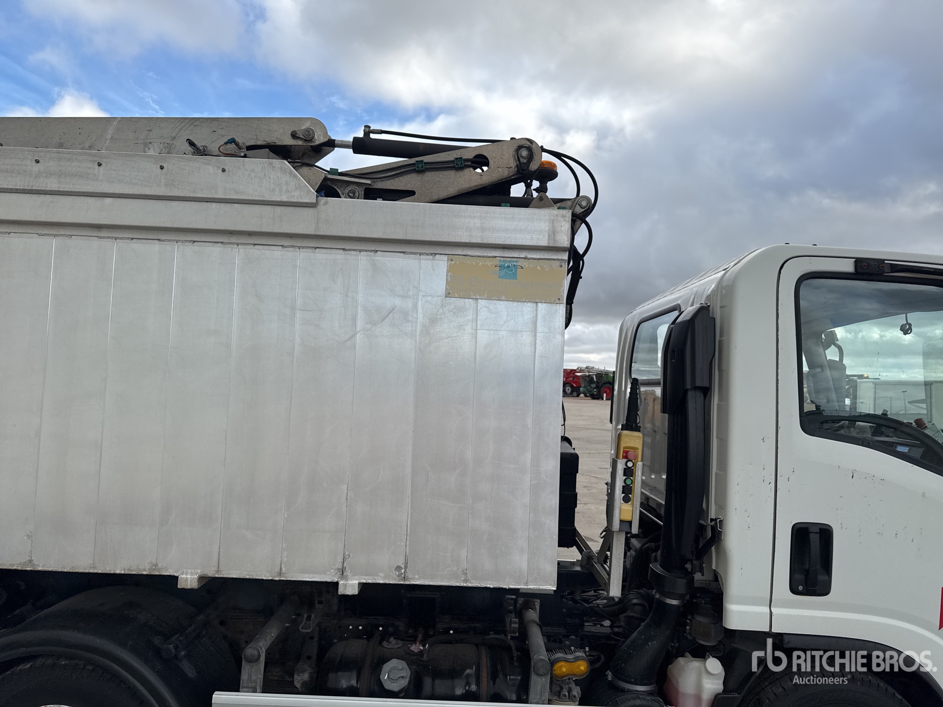 2010 Isuzu M50 EVO