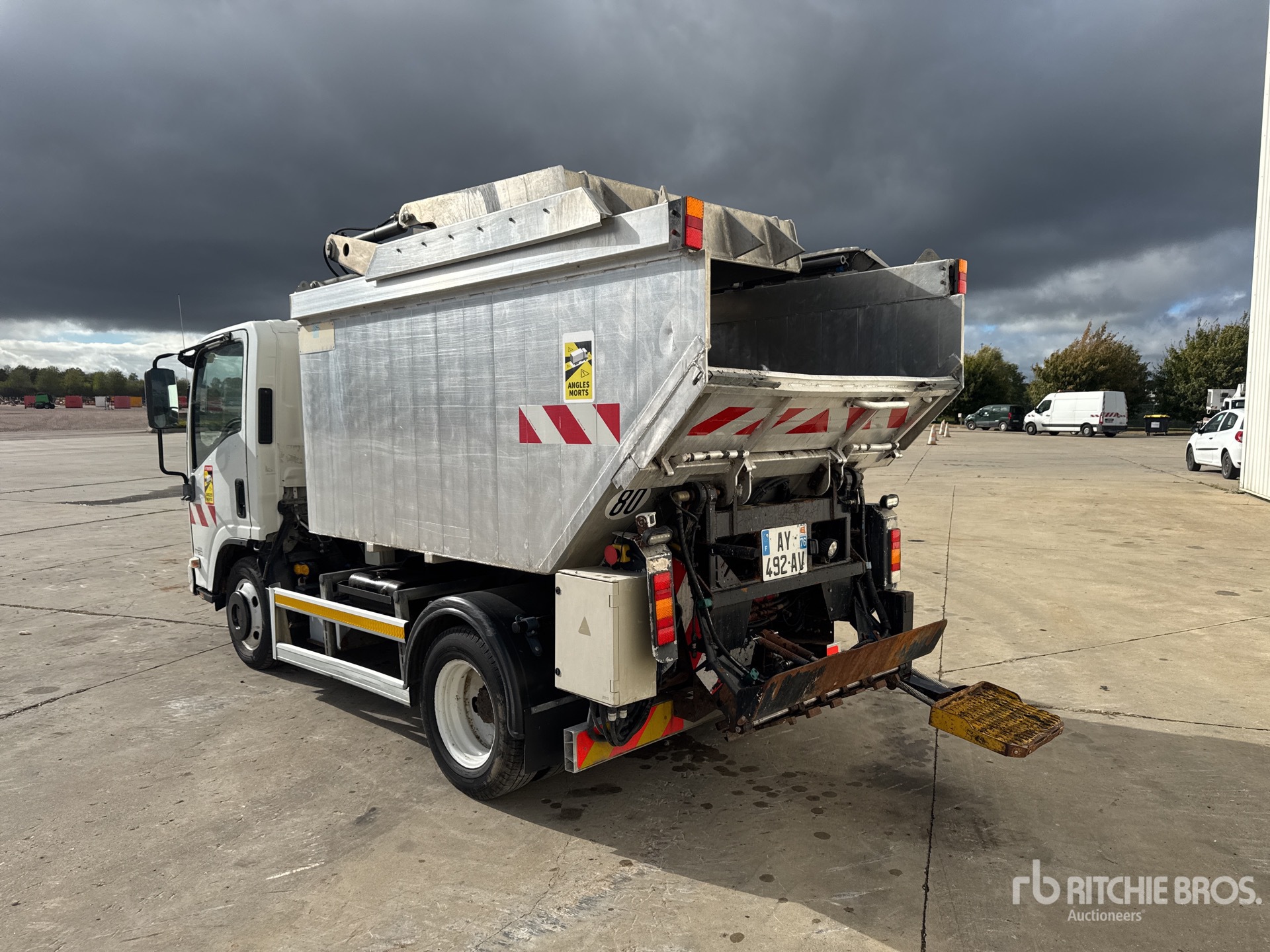 2010 Isuzu M50 EVO
