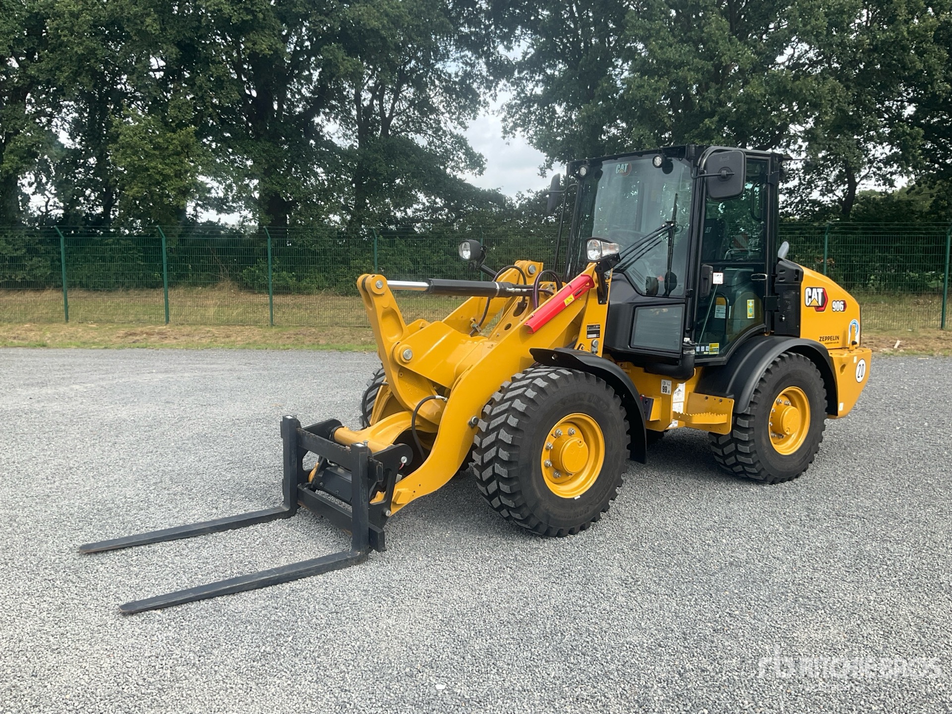 Photo of 2023 Caterpillar 906