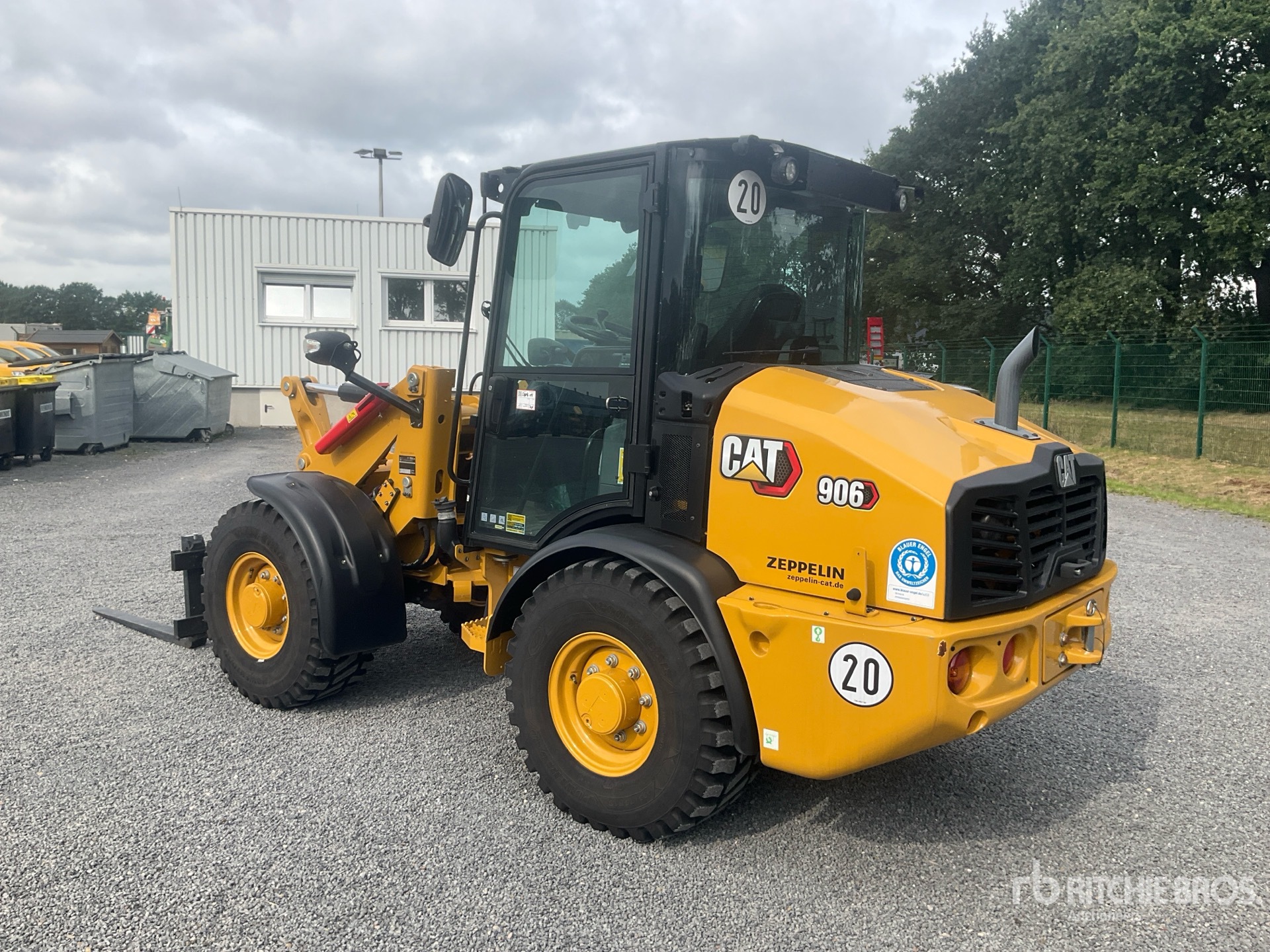 2023 Caterpillar 906