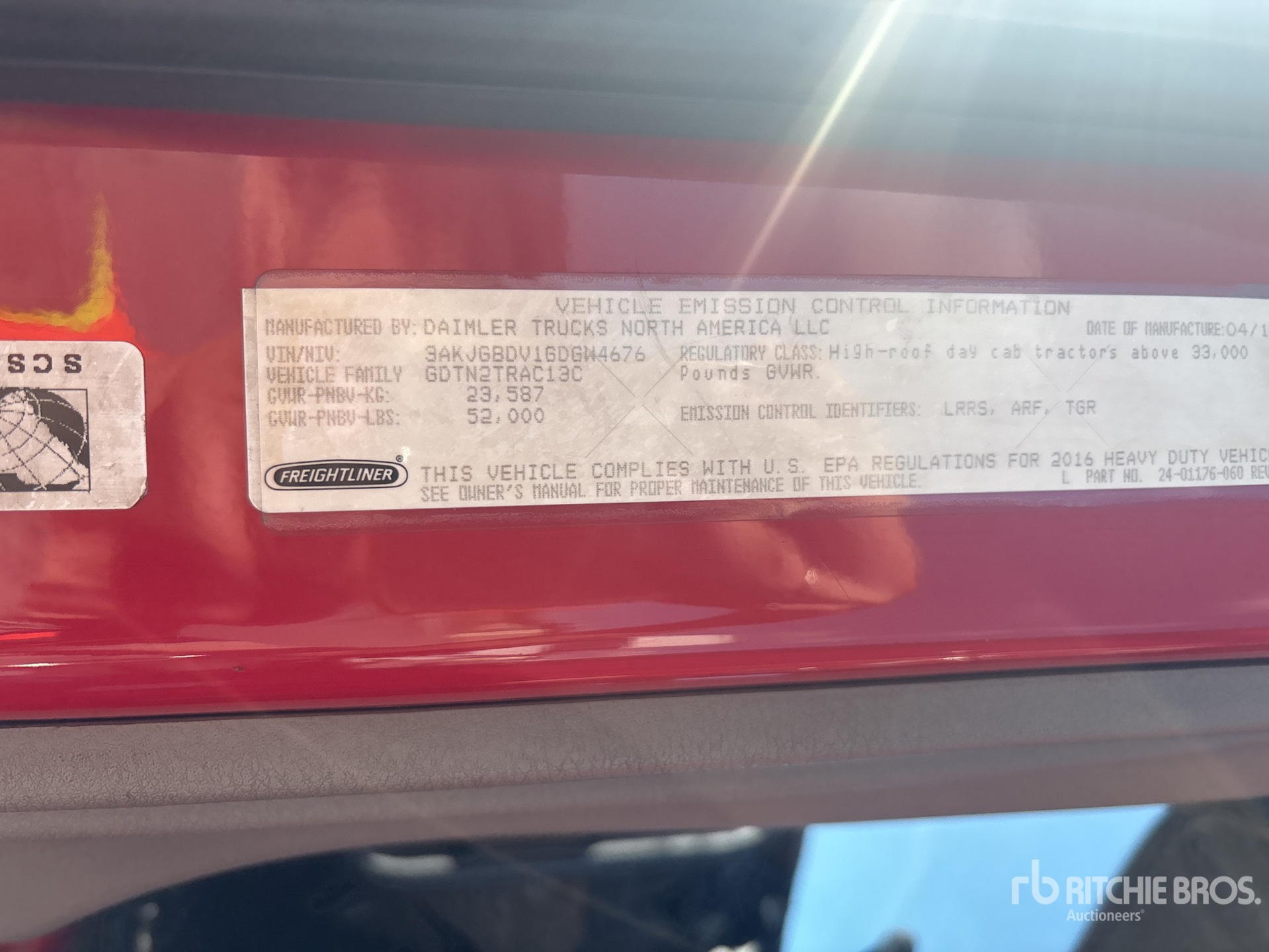 2016 Freightliner CASCADIA 113