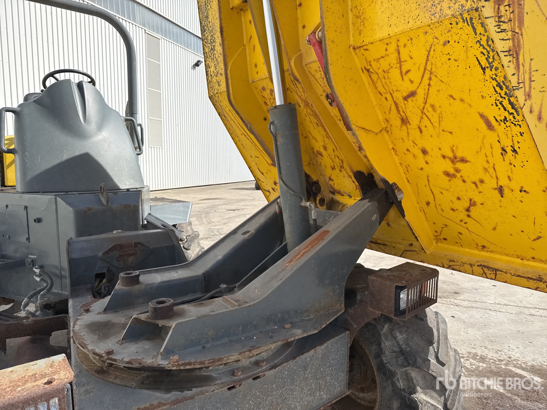 2013 Wacker Neuson 6001