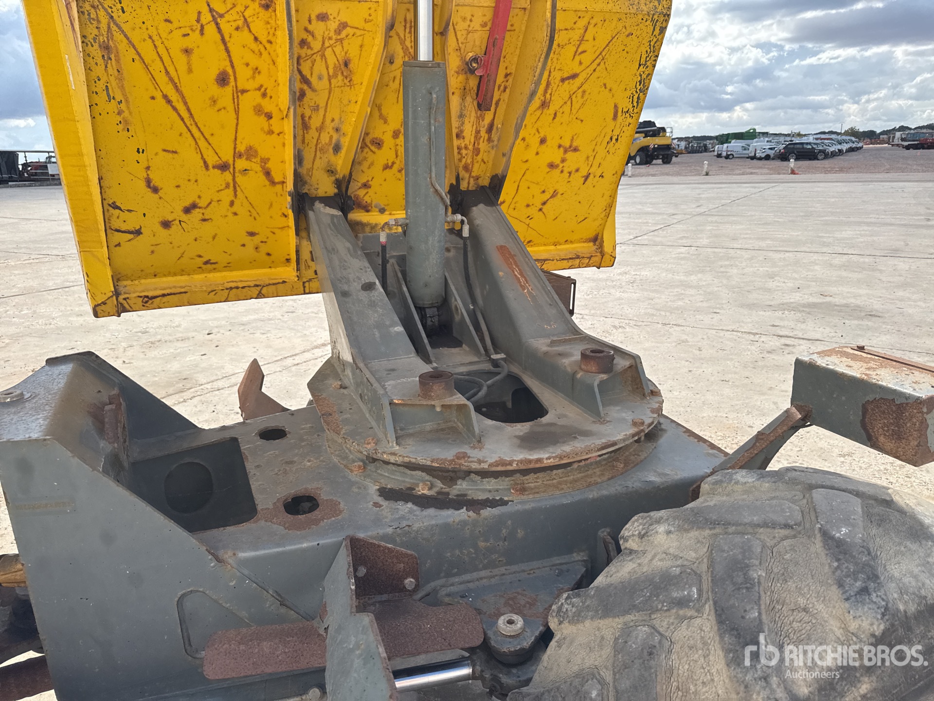 2013 Wacker Neuson 6001