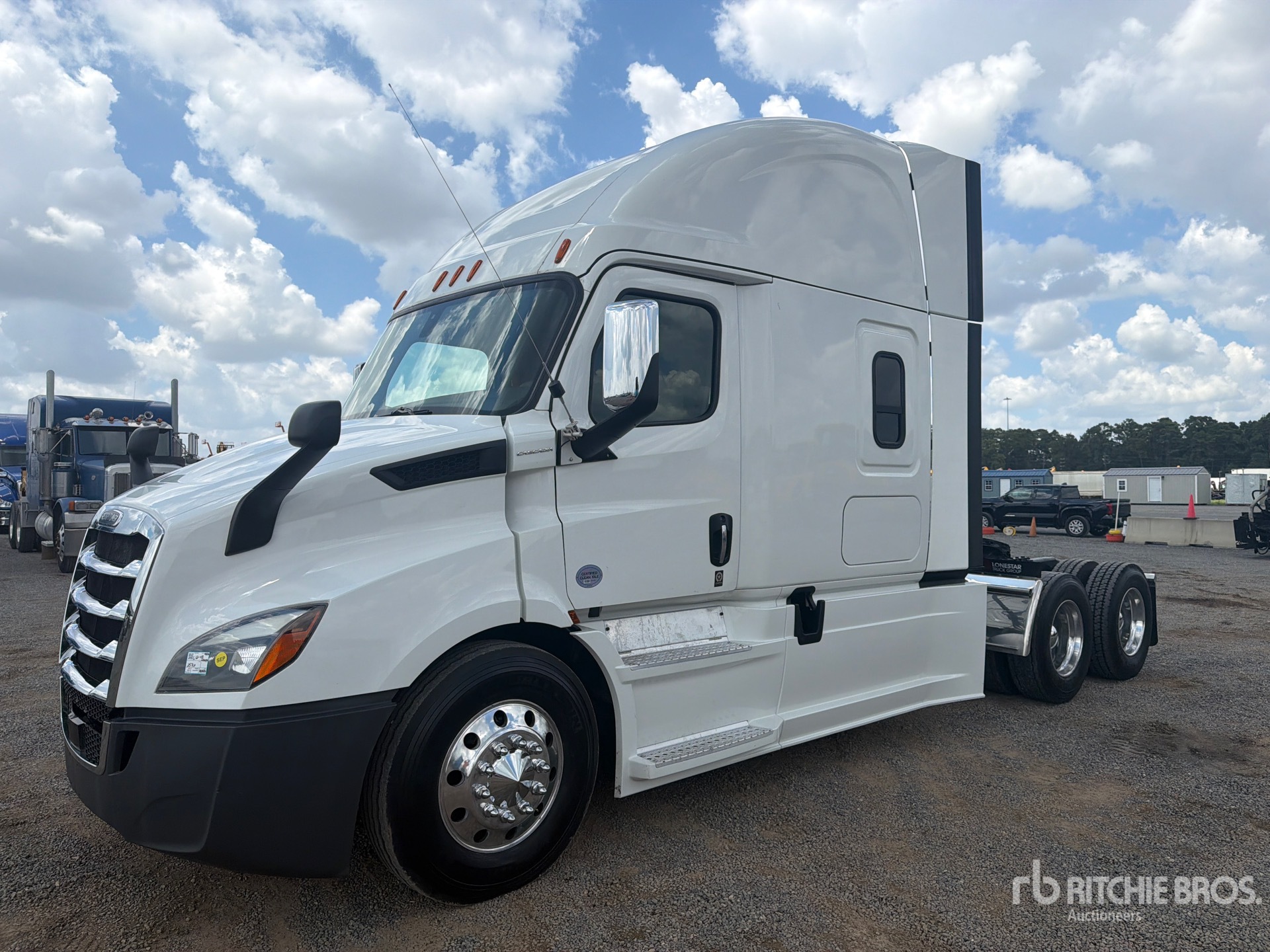 2020 Freightliner CASCADIA 116
