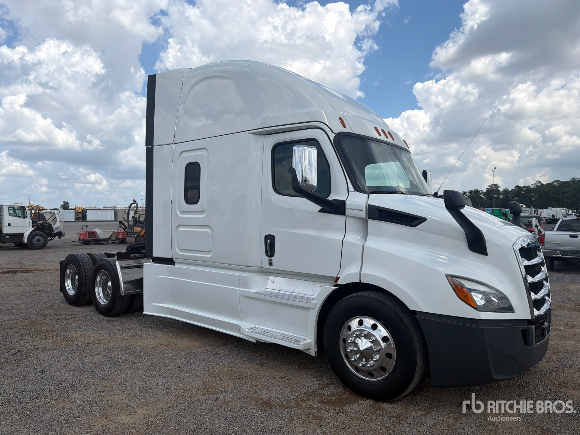 2020 Freightliner CASCADIA 116