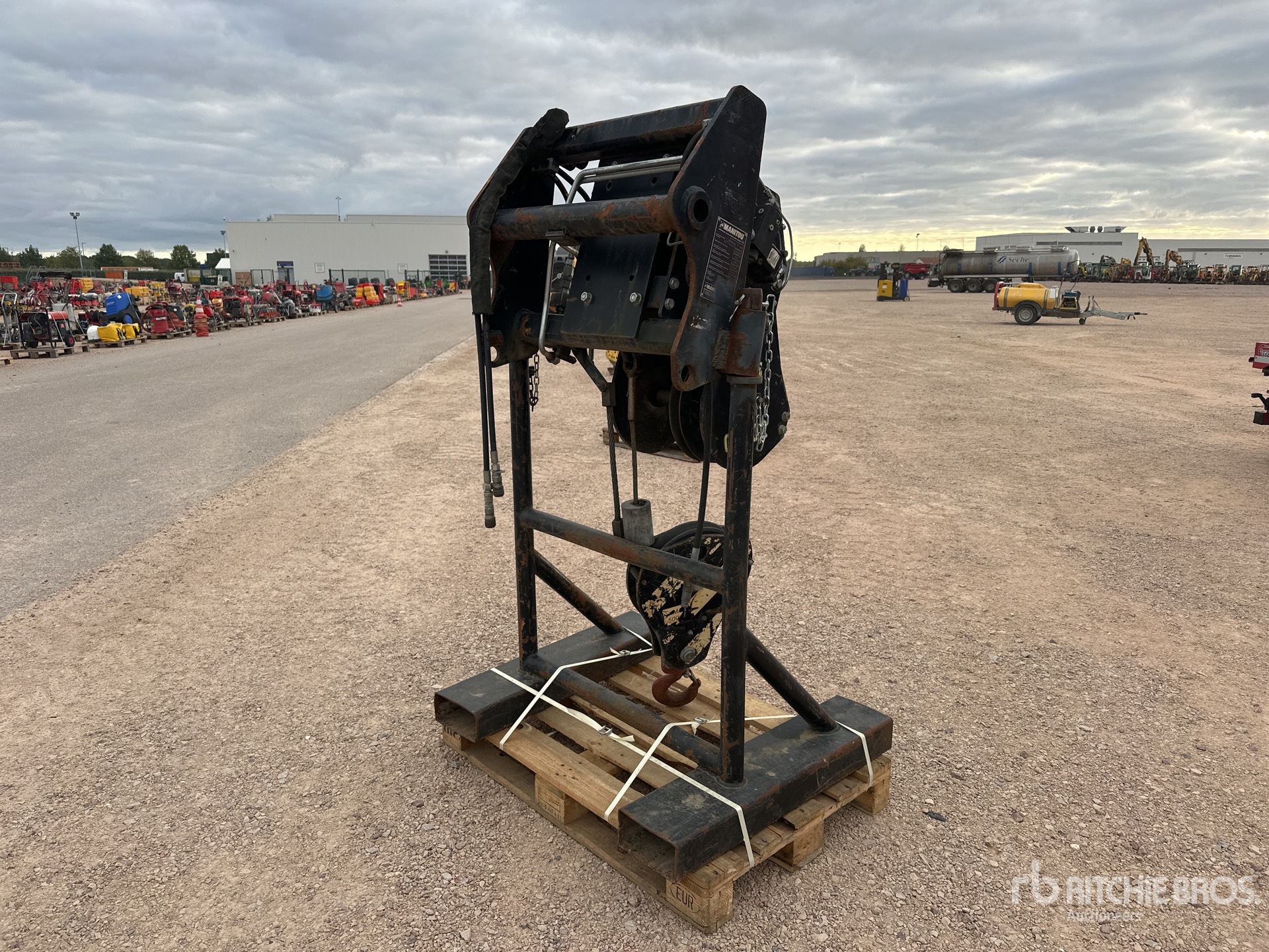 2013 Manitou 5 TON