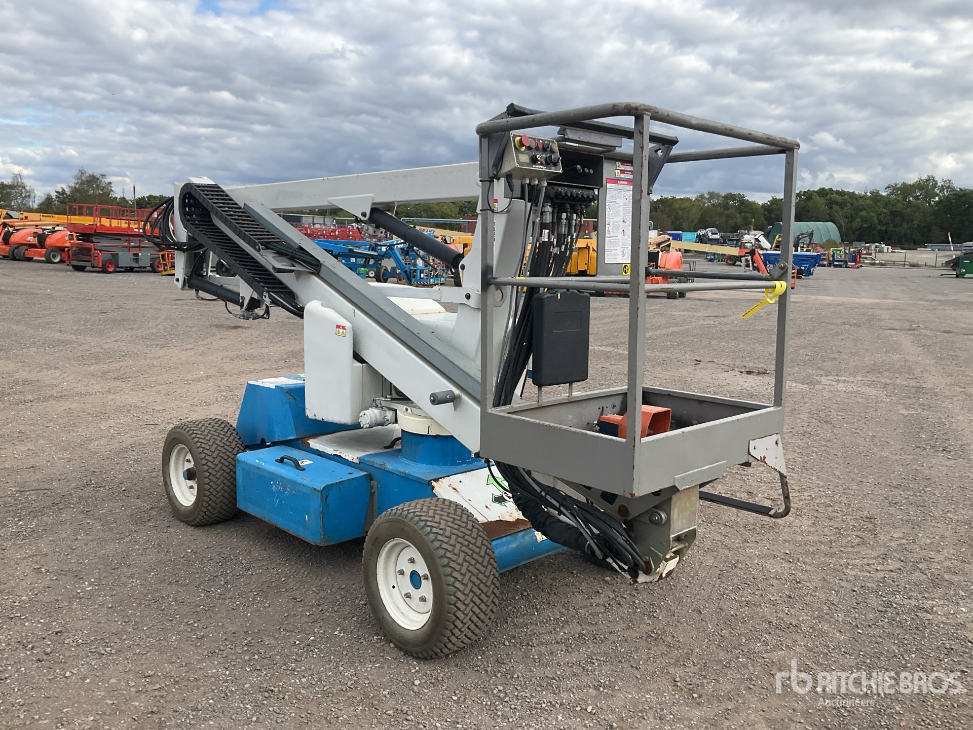 2014 Niftylift HR12NDE