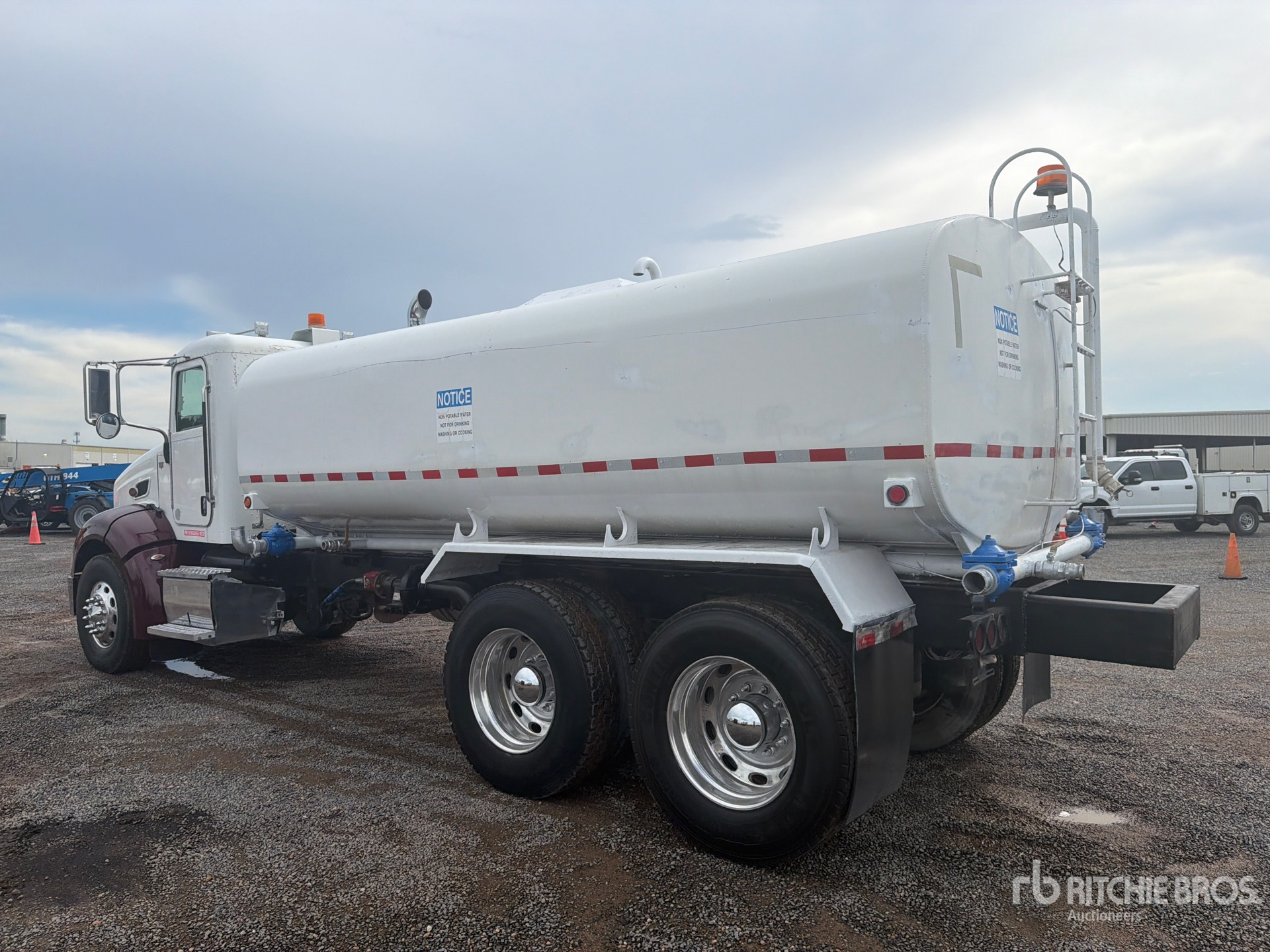 2011 Peterbilt 384