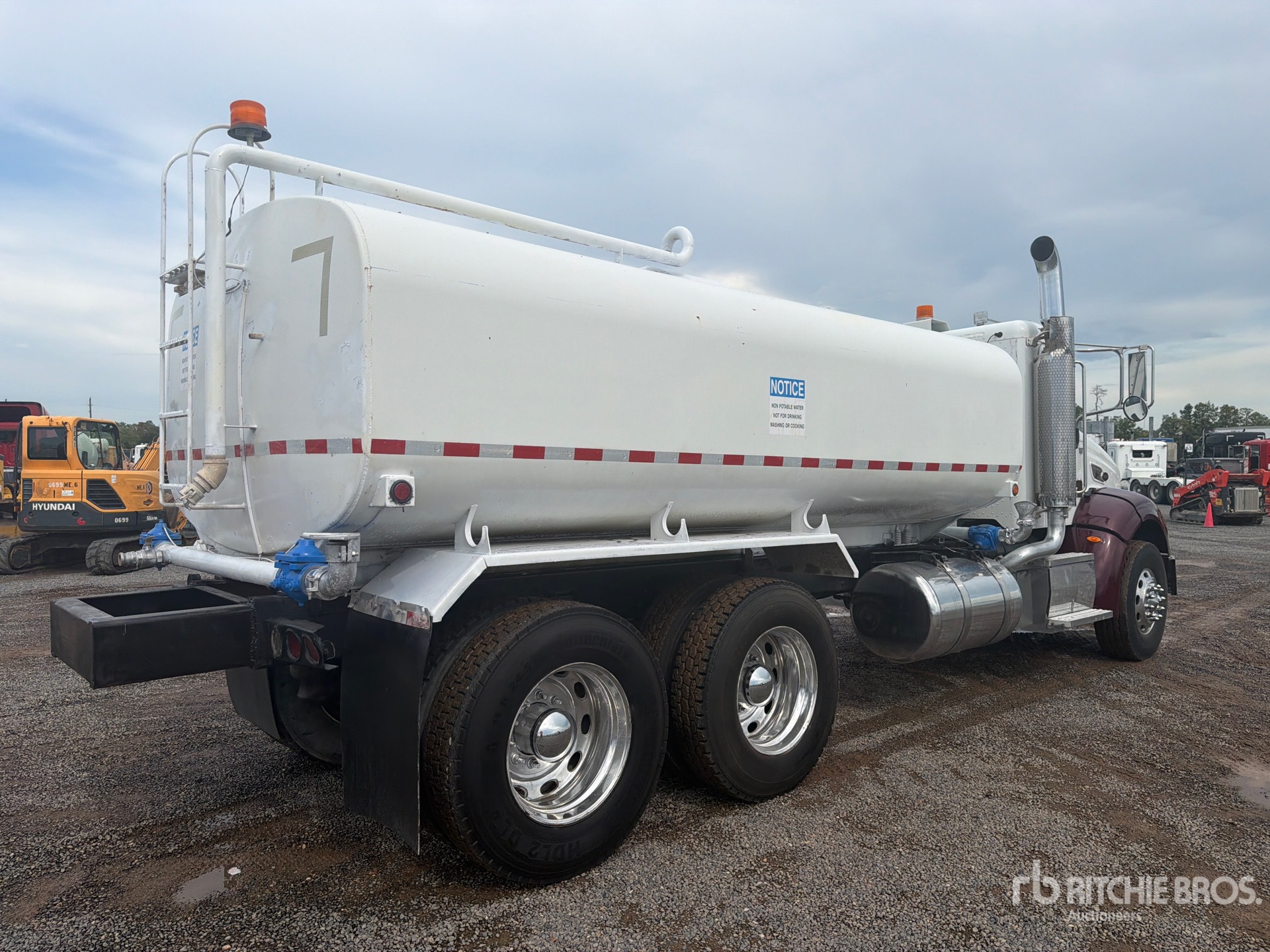2011 Peterbilt 384