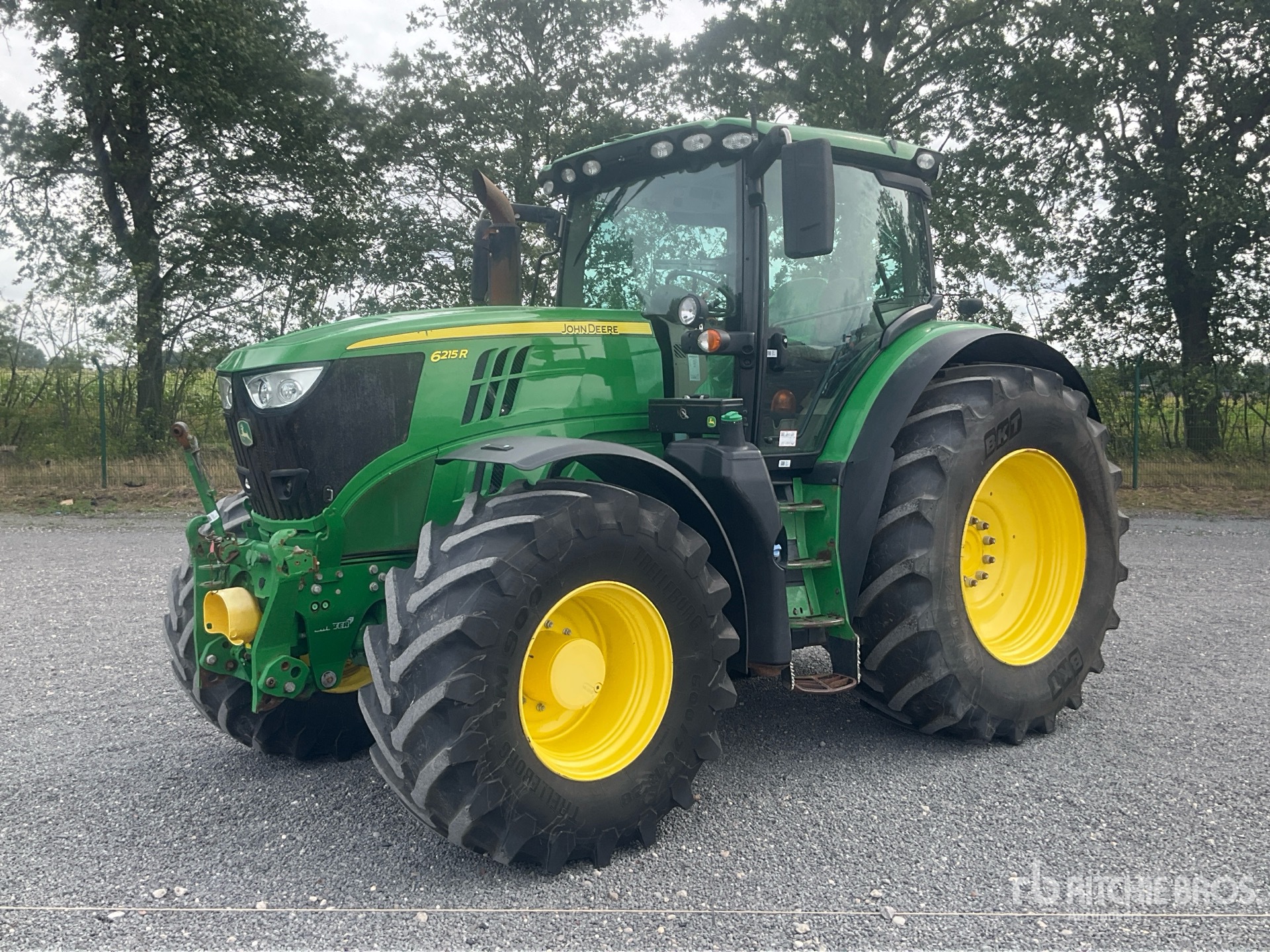 Photo of 2015 John Deere 6215R