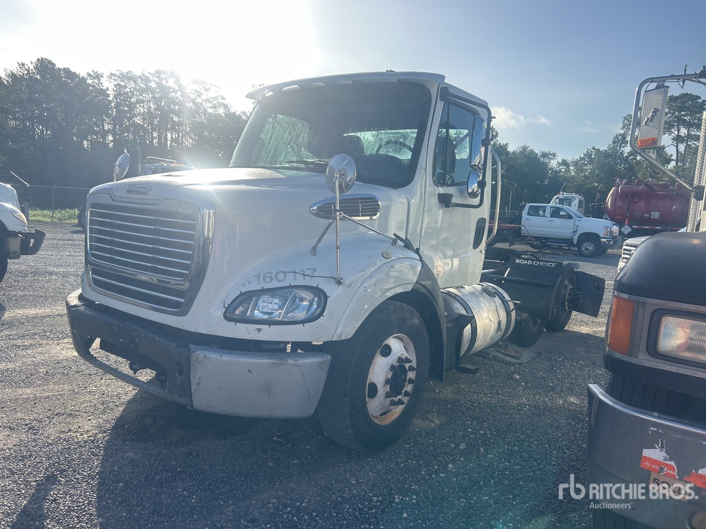 General Appearance with Bild, Ecke vorne links
