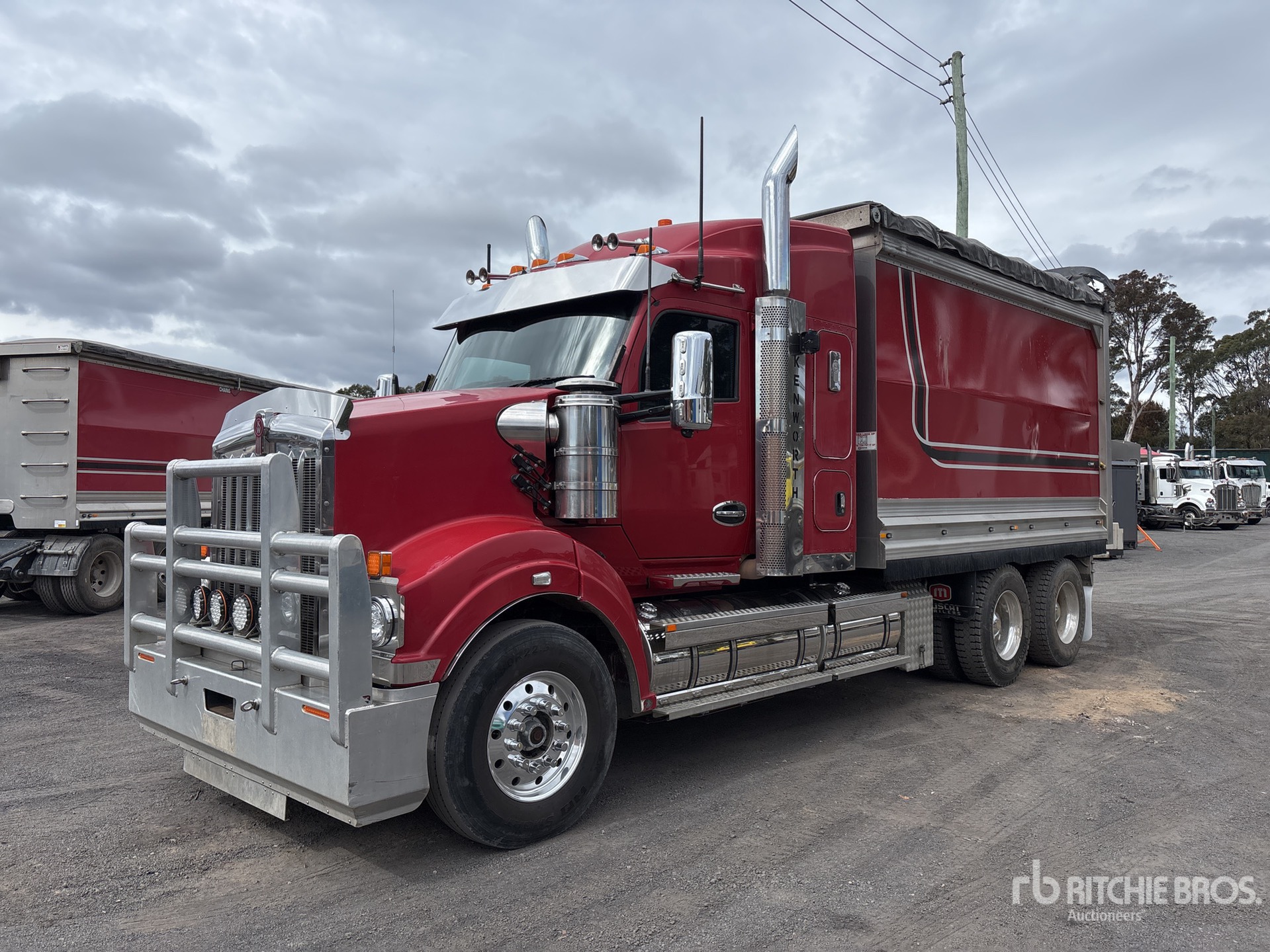 2017 Kenworth T610SAR