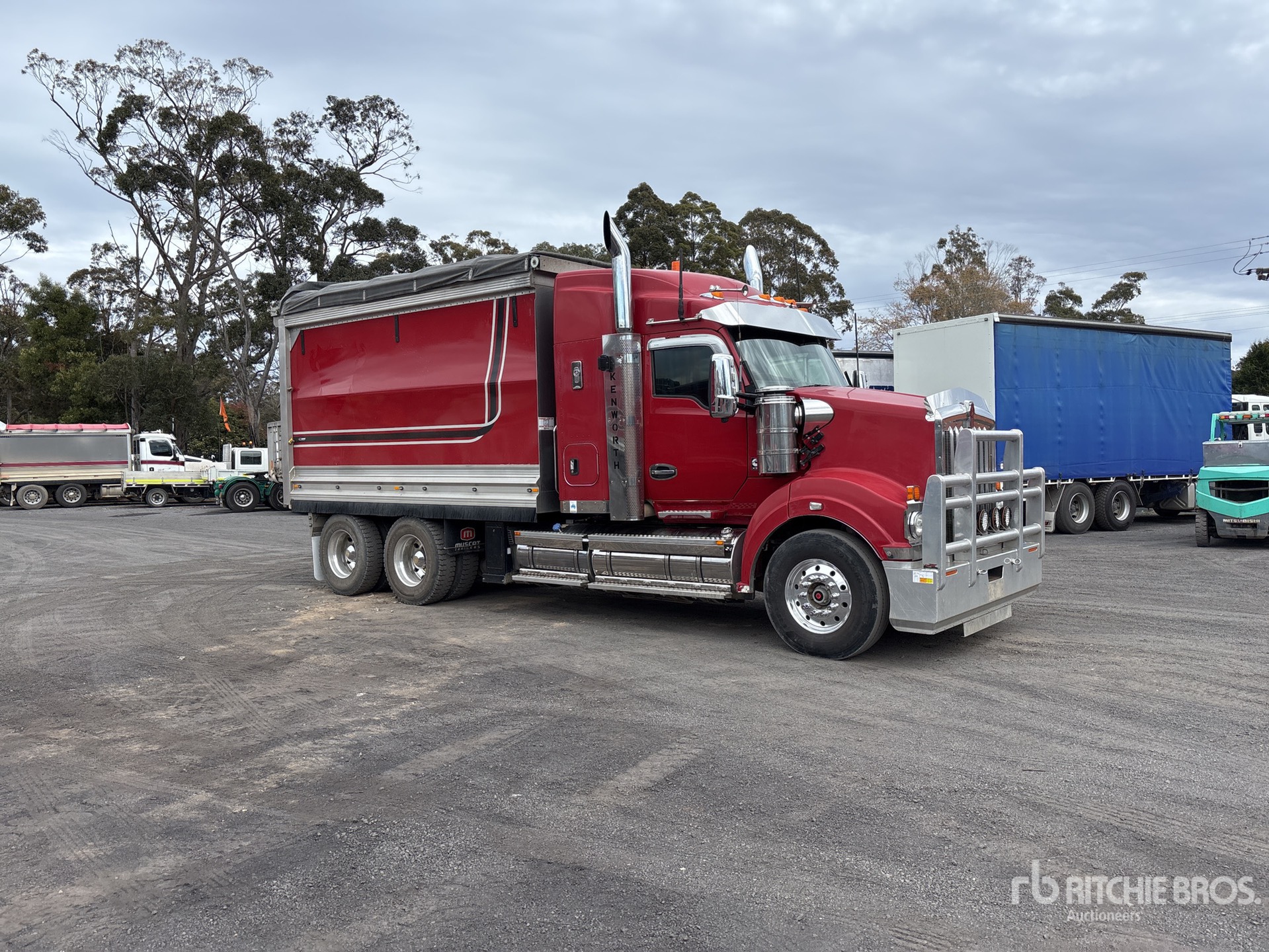 2017 Kenworth T610SAR