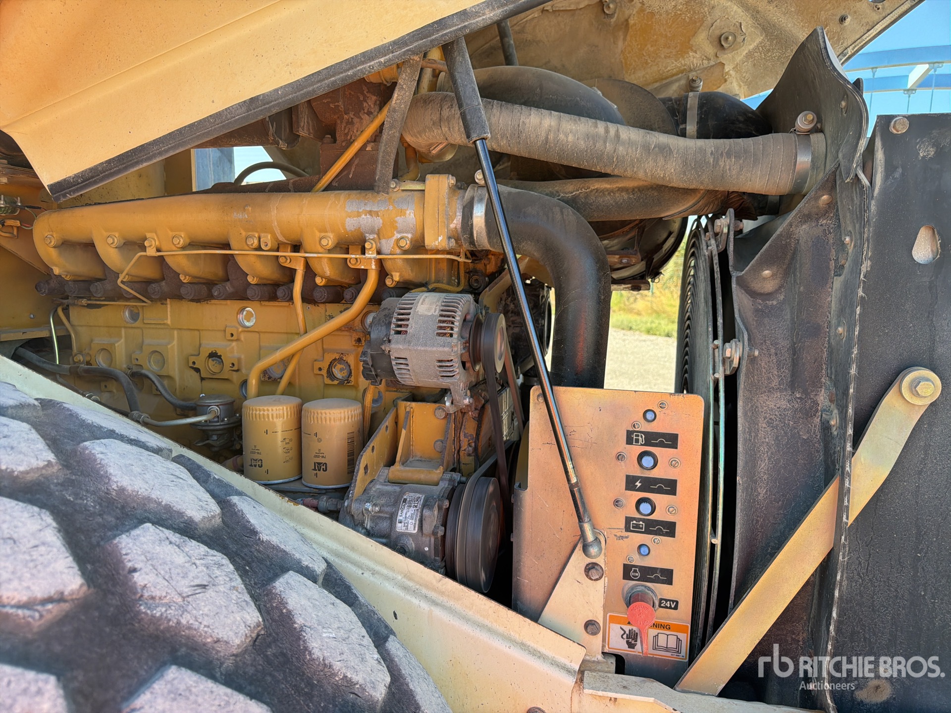 2006 Caterpillar CS-663E