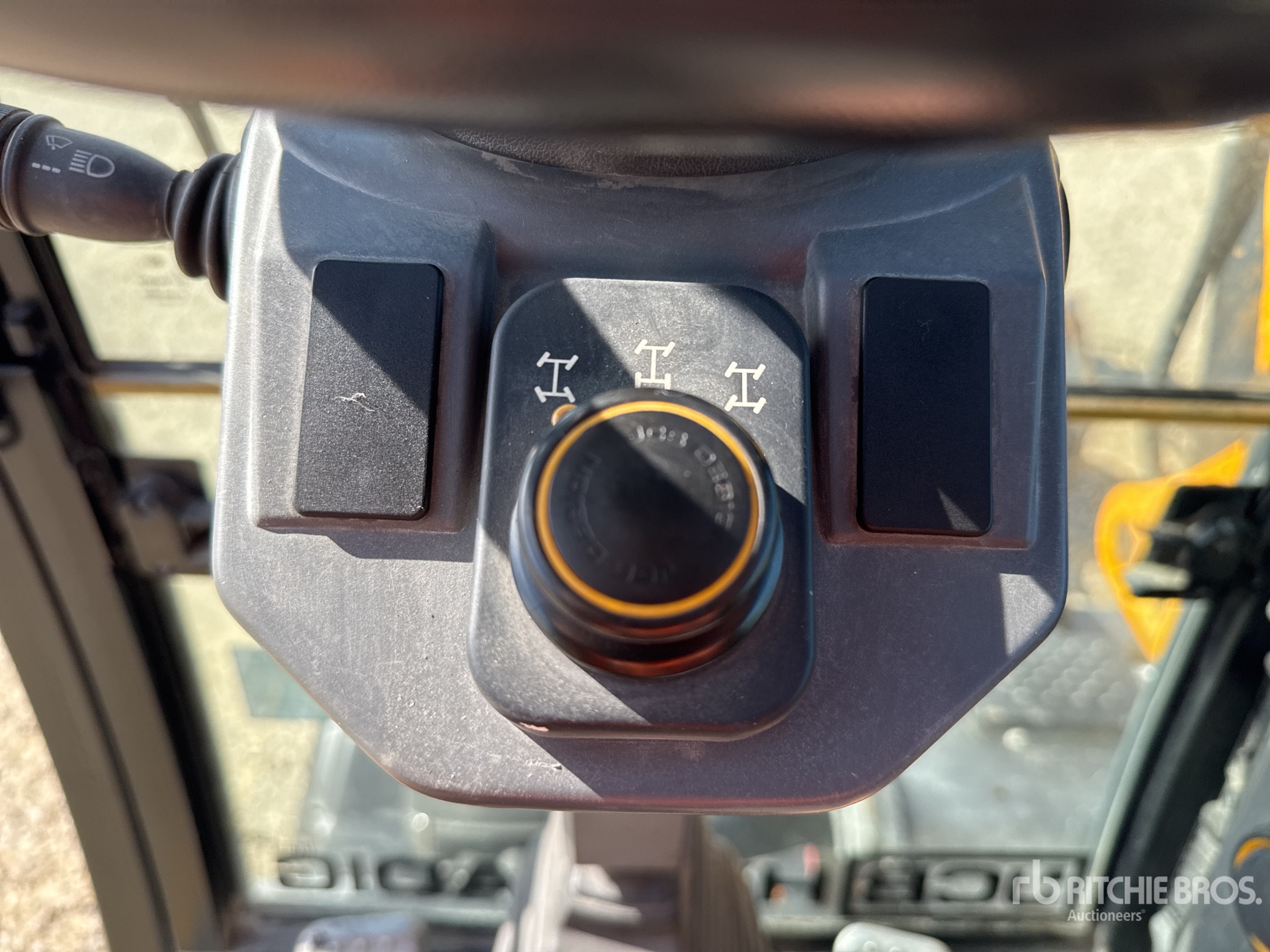 2017 JCB HYDRADIG HD110W