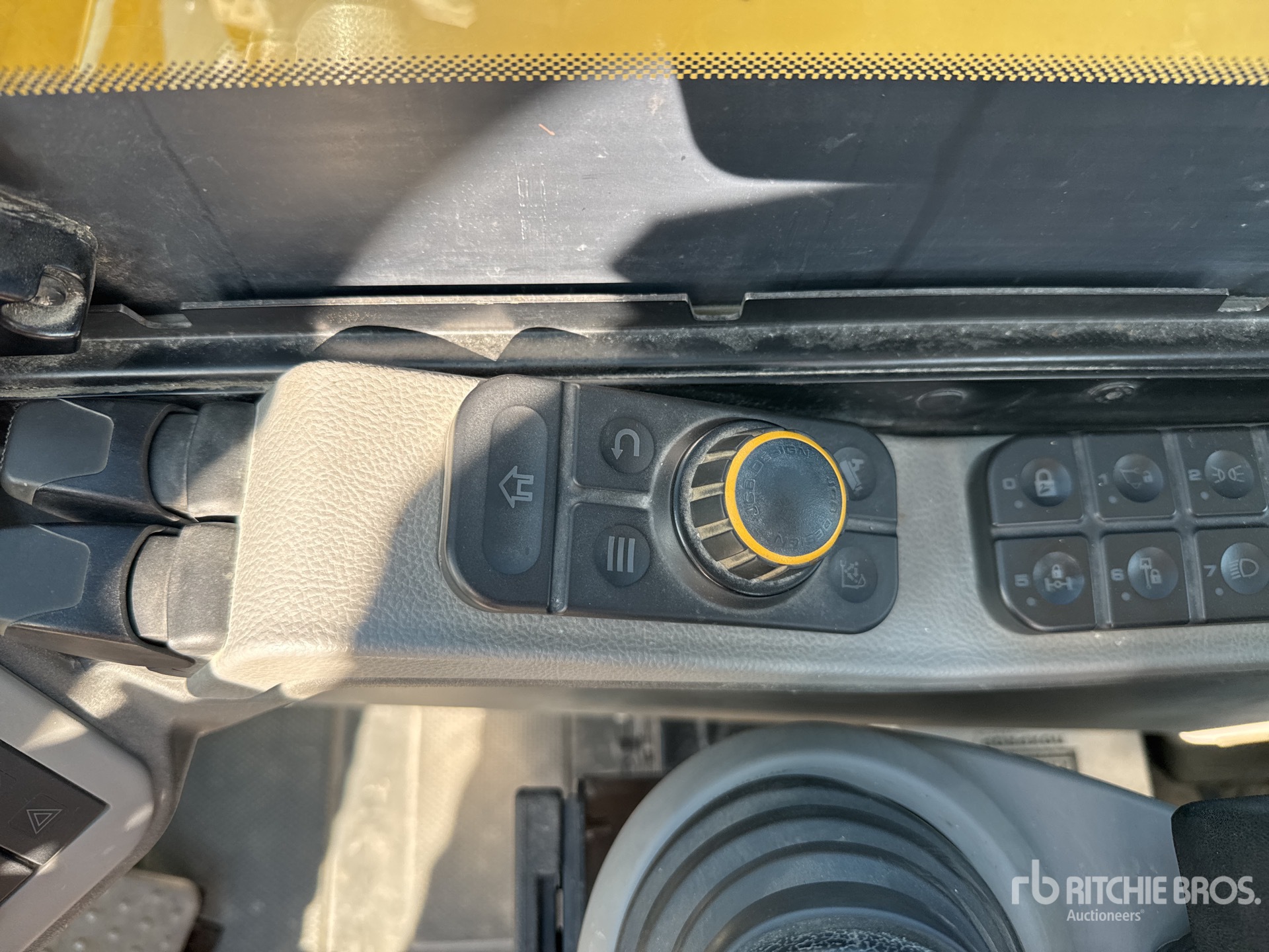 2017 JCB HYDRADIG HD110W