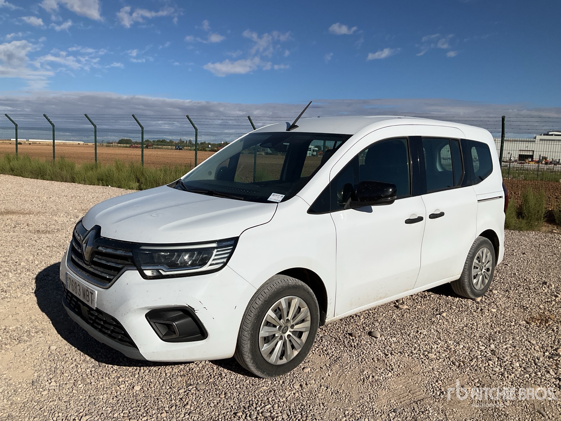 Photo of 2023 Renault KANGOO COMBI