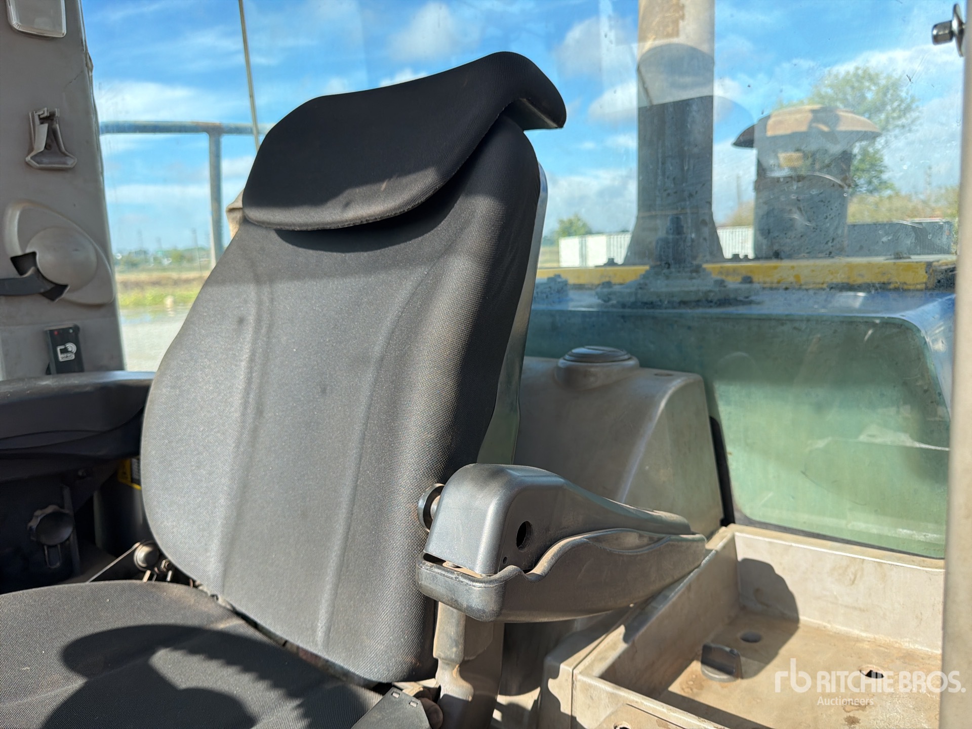2014 Hitachi ZW310