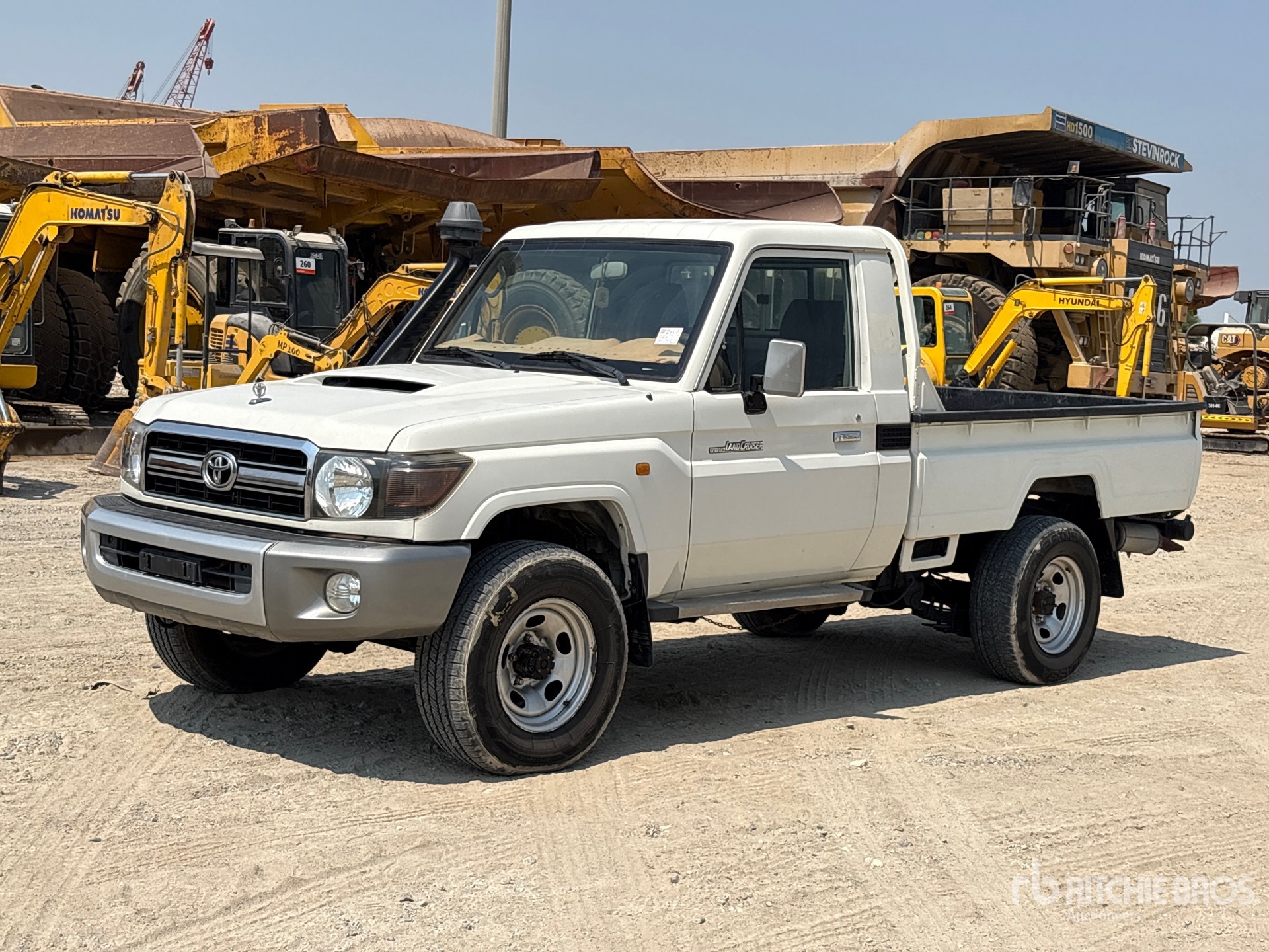Photo of 2018 Toyota LAND CRUISER
