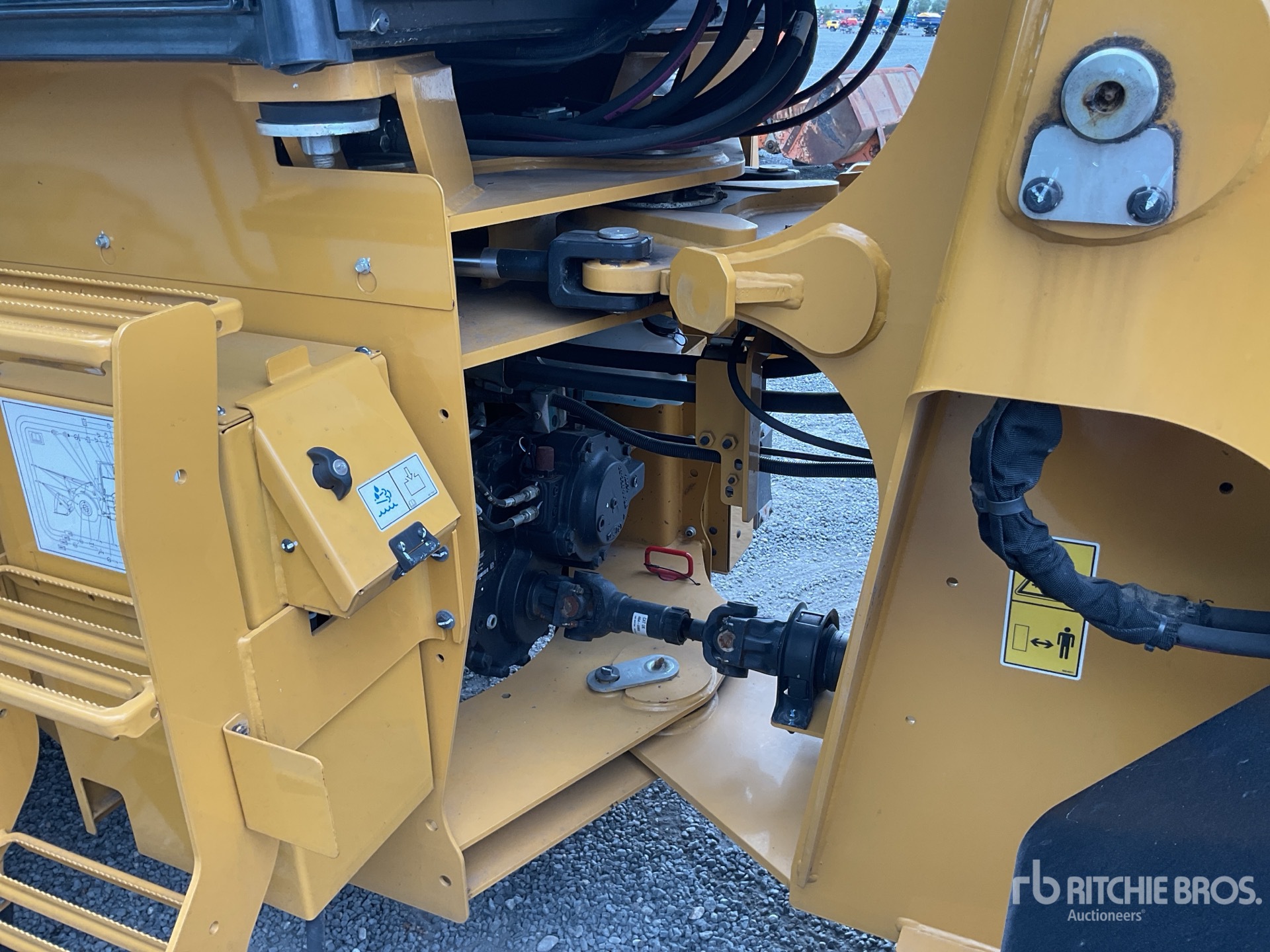 2022 Caterpillar 910