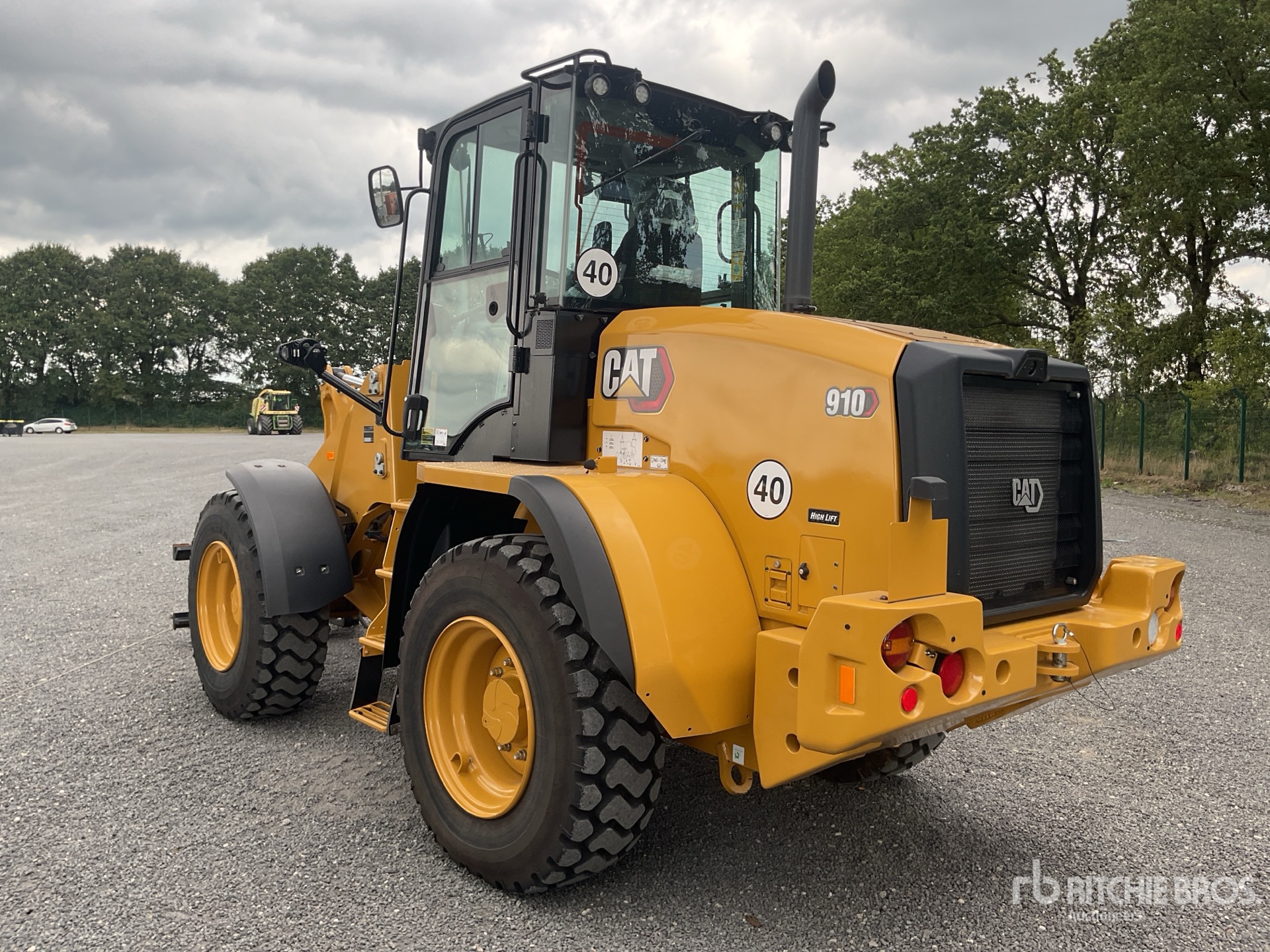 2023 Caterpillar 910