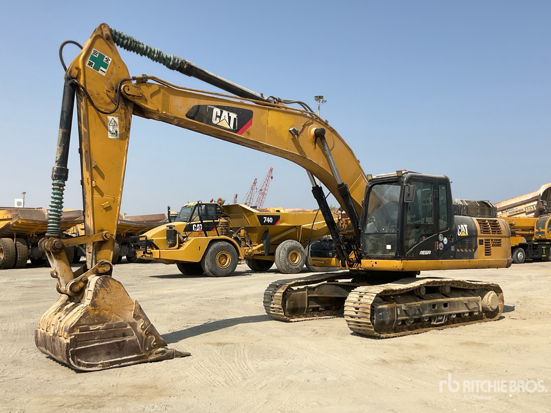 Photo of 2016 Caterpillar 330D2L
