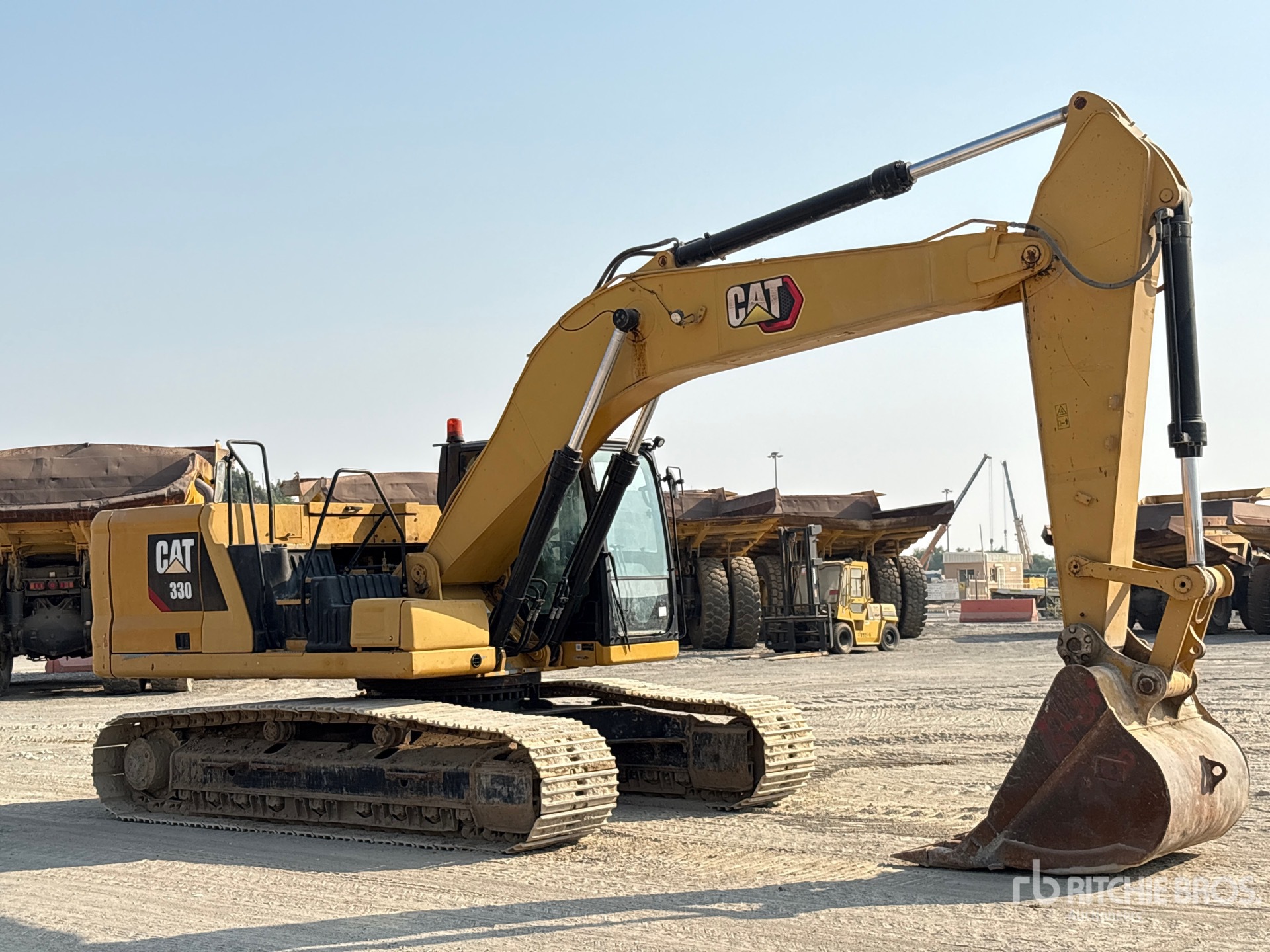 2019 Caterpillar 330