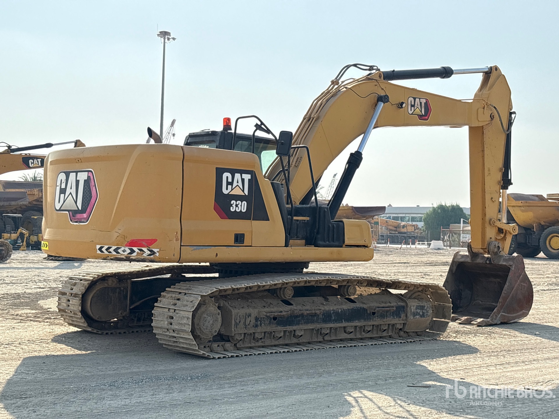 2019 Caterpillar 330