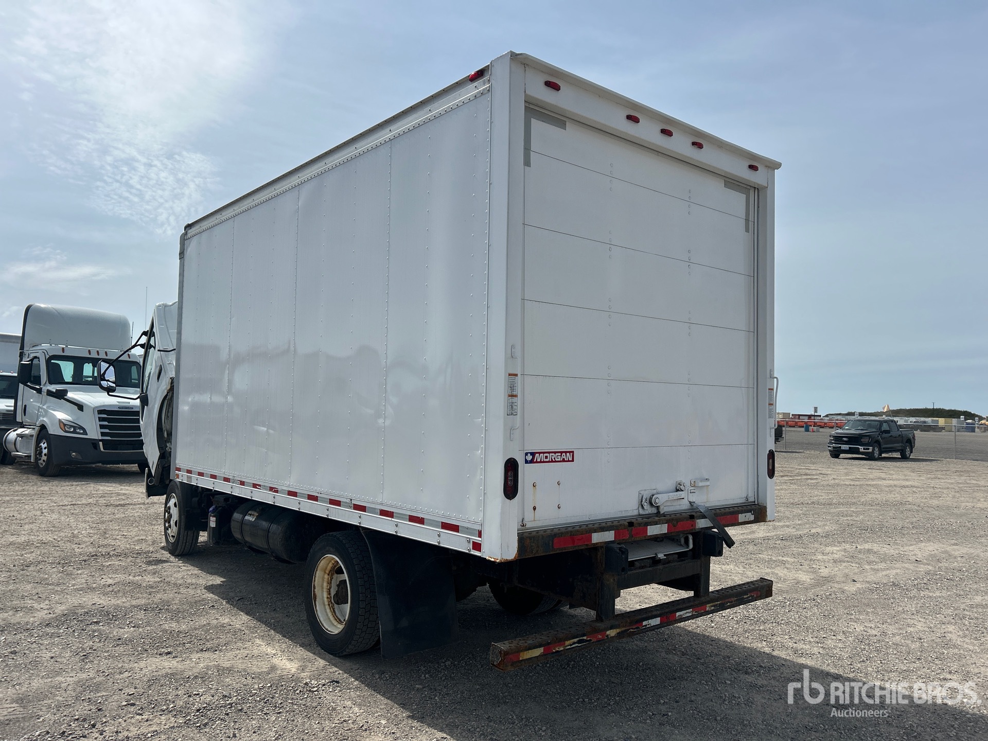 2020 Hino 195