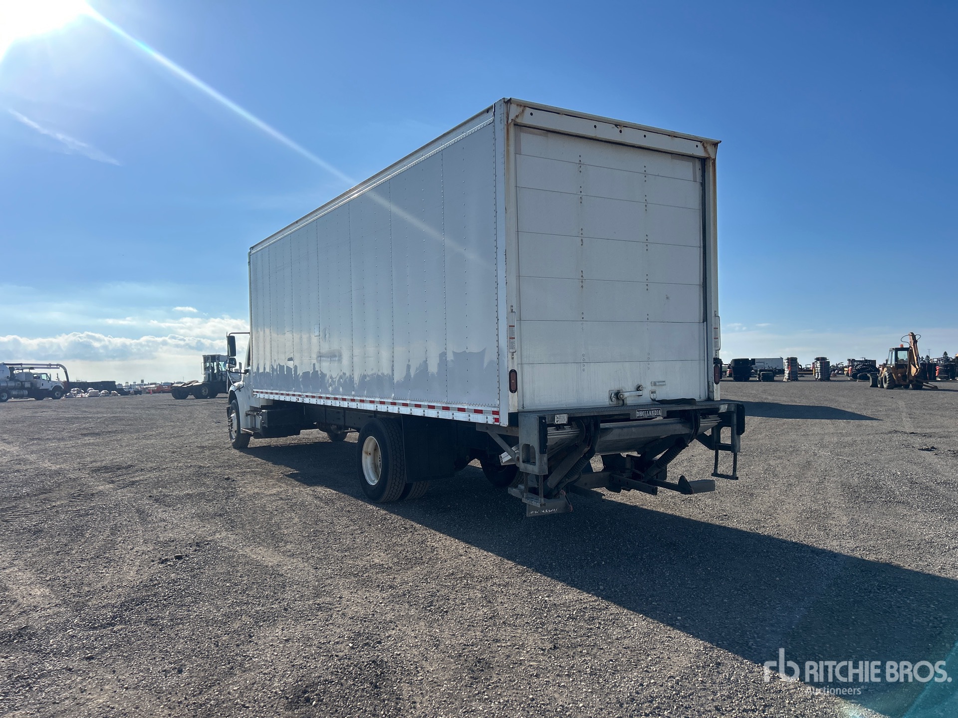 2021 Freightliner M2 106