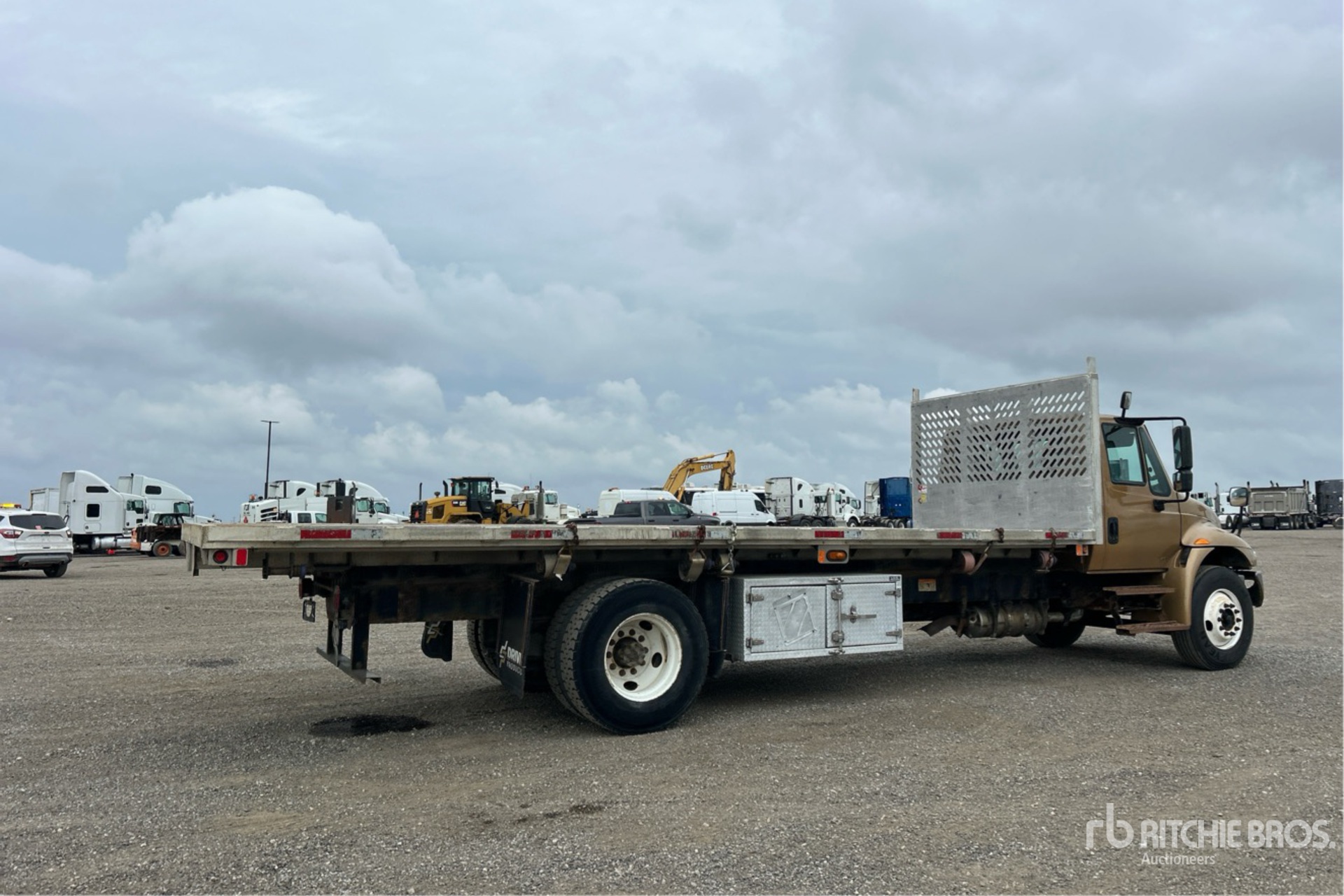 2019 International DURASTAR 4300