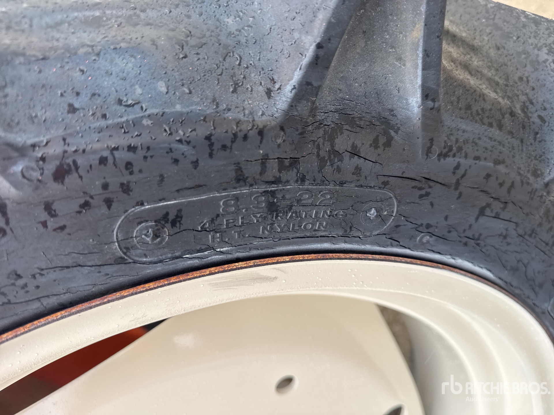 Kubota B1702