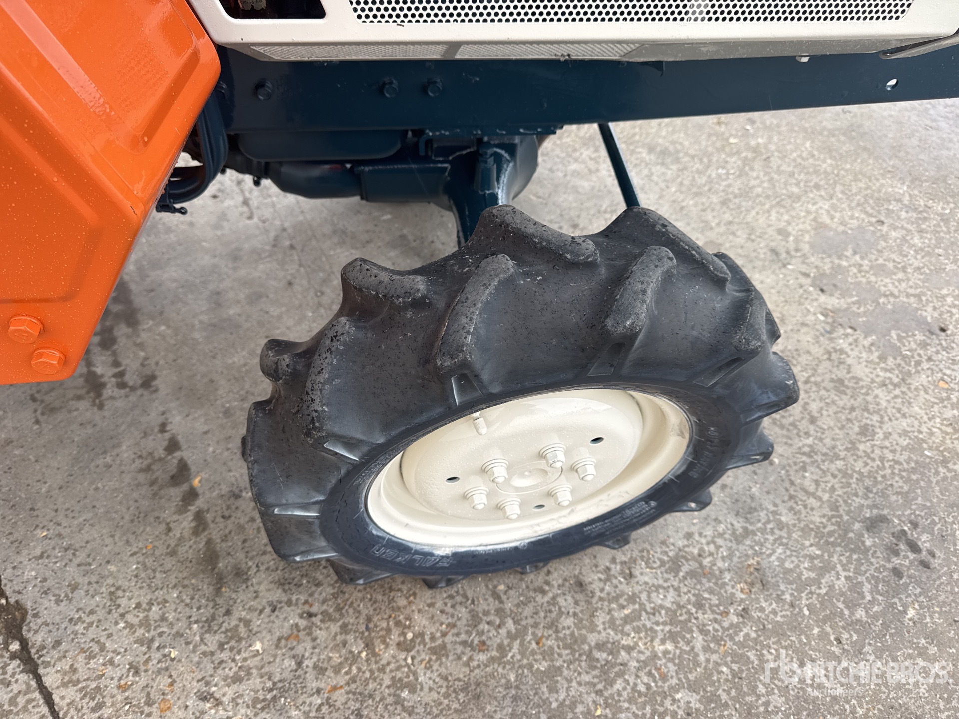 Kubota B1702
