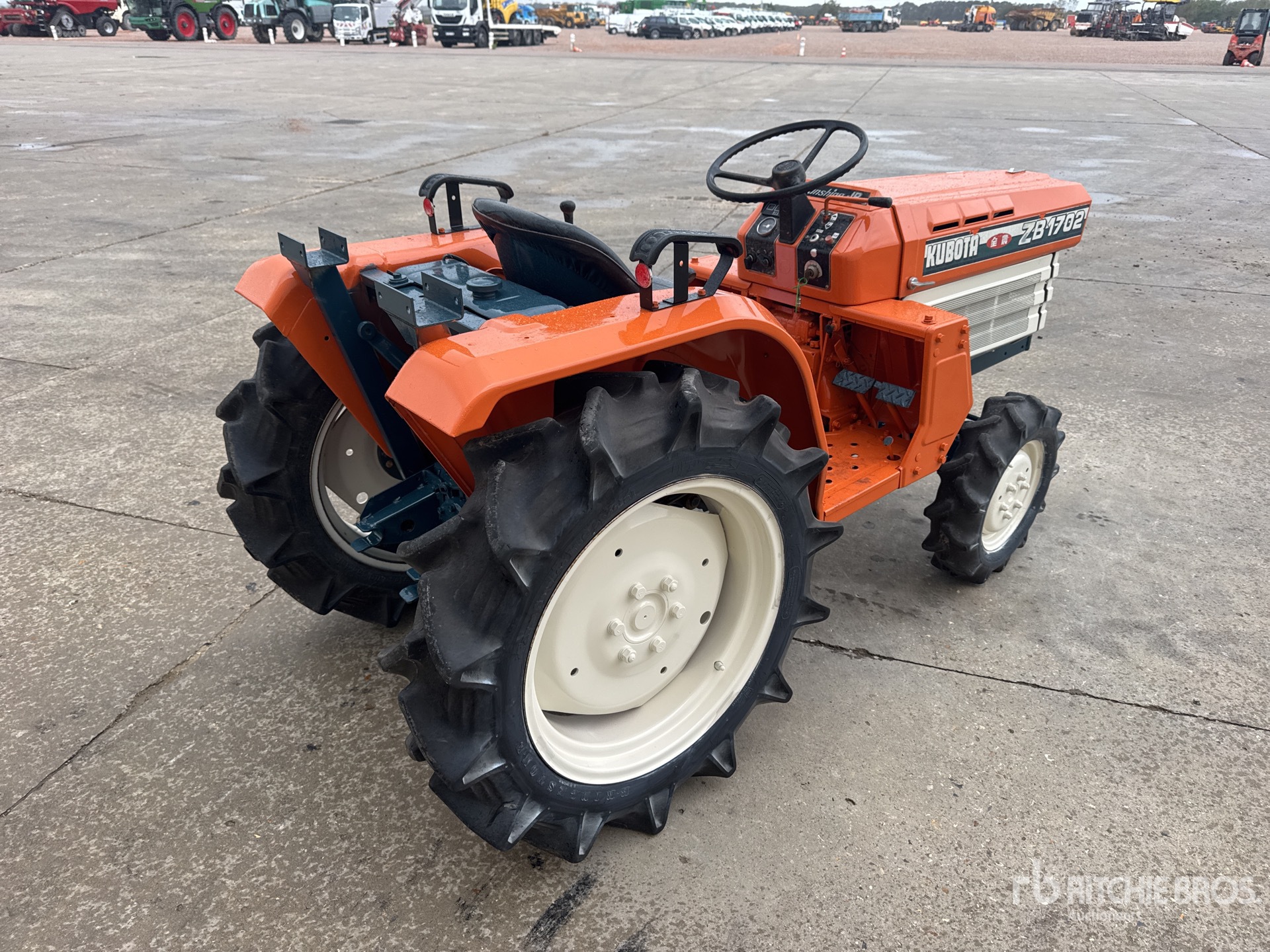 Kubota B1702